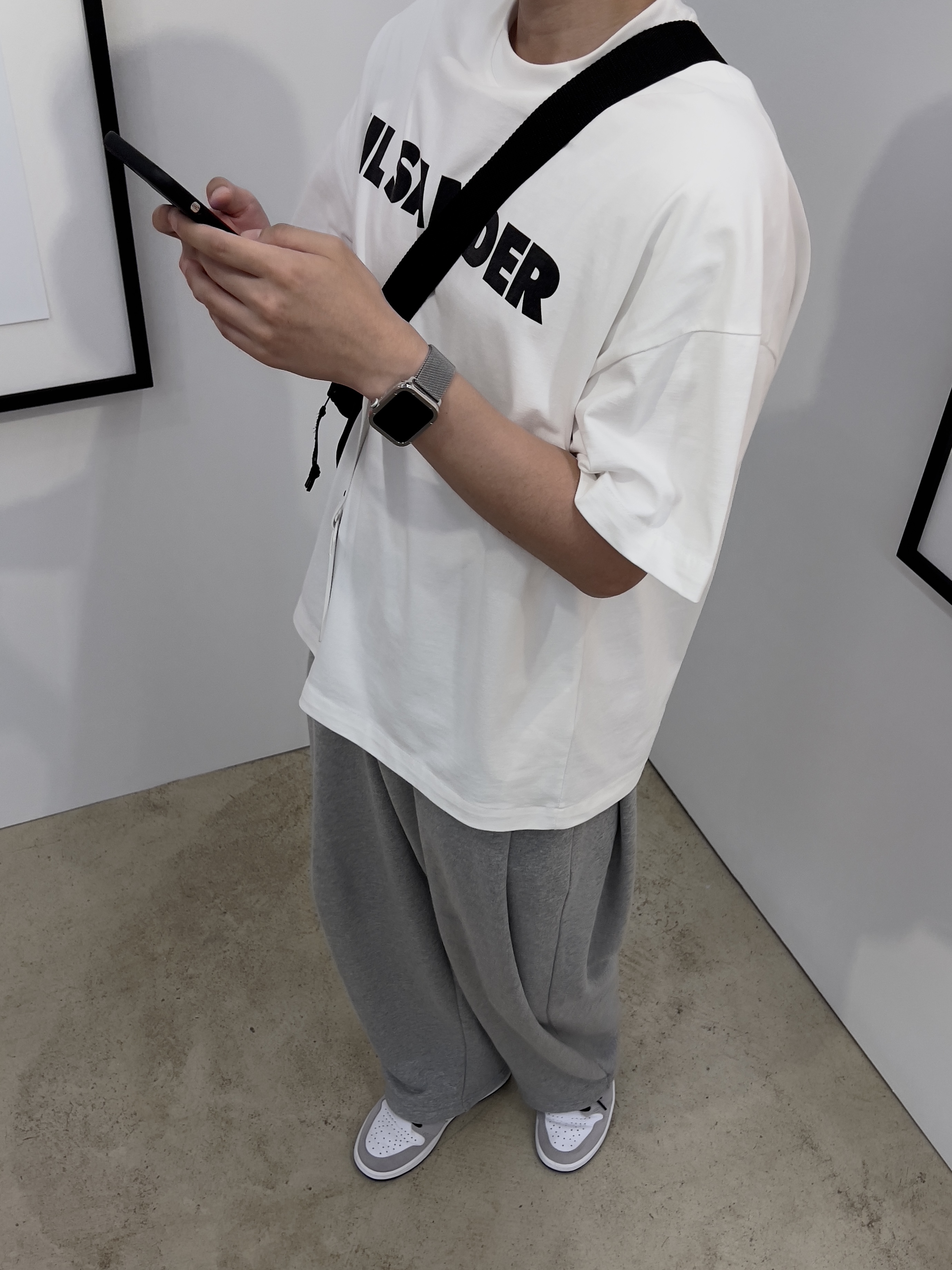 Jil Sander Logo T-Shirt Natural - 22FW, Jordan 1 Retro High OG Light Smoke Grey 착용 스타일