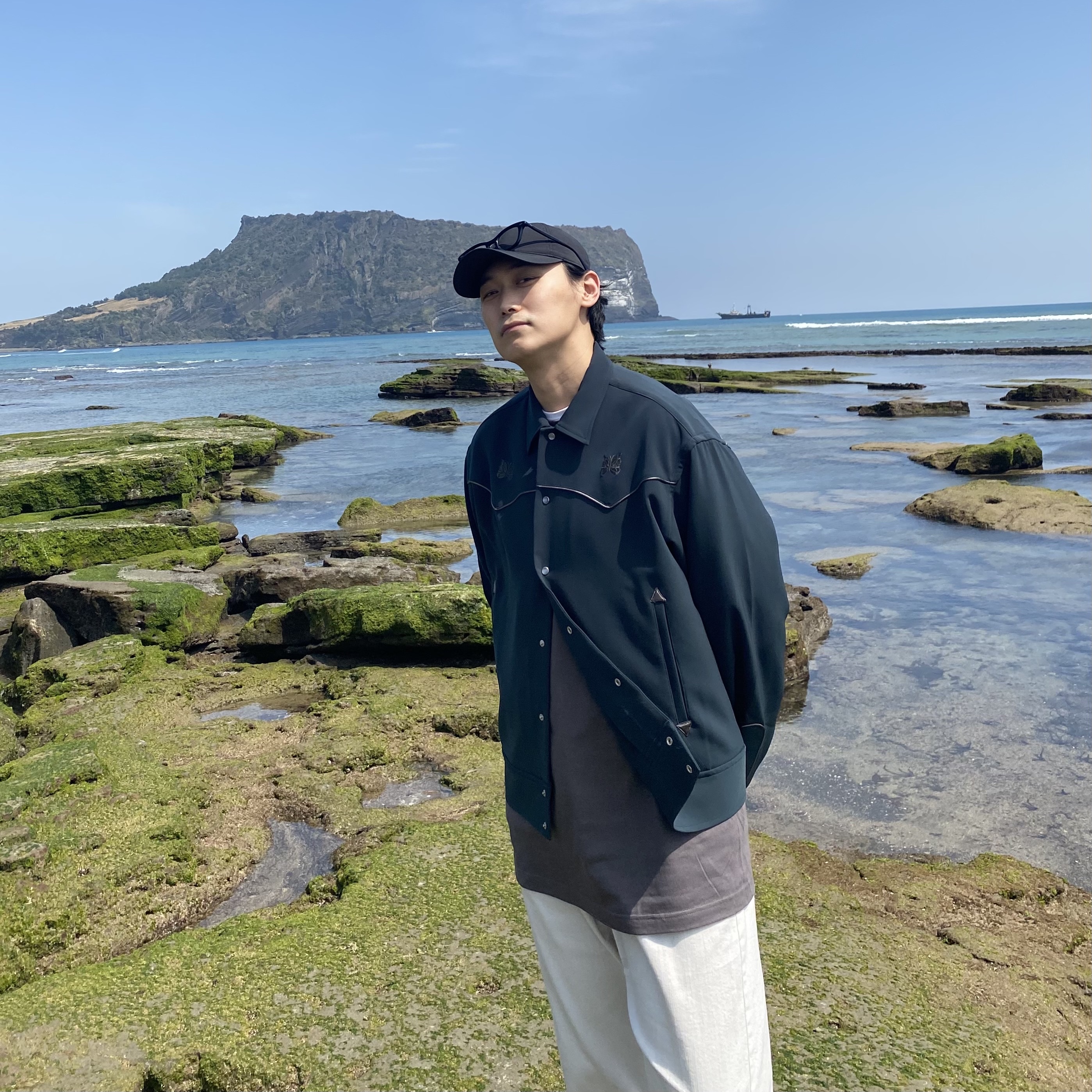 Needles Piping Cowboy Jacket Olive 착용 스타일 - 3