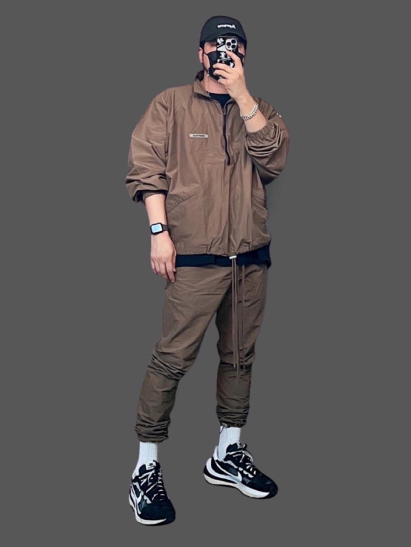 Nike x Sacai VaporWaffle Black White, Nike x Stussy Air Force 1 '07 Mid SP Black and Light Bone 착용 스타일 - 1