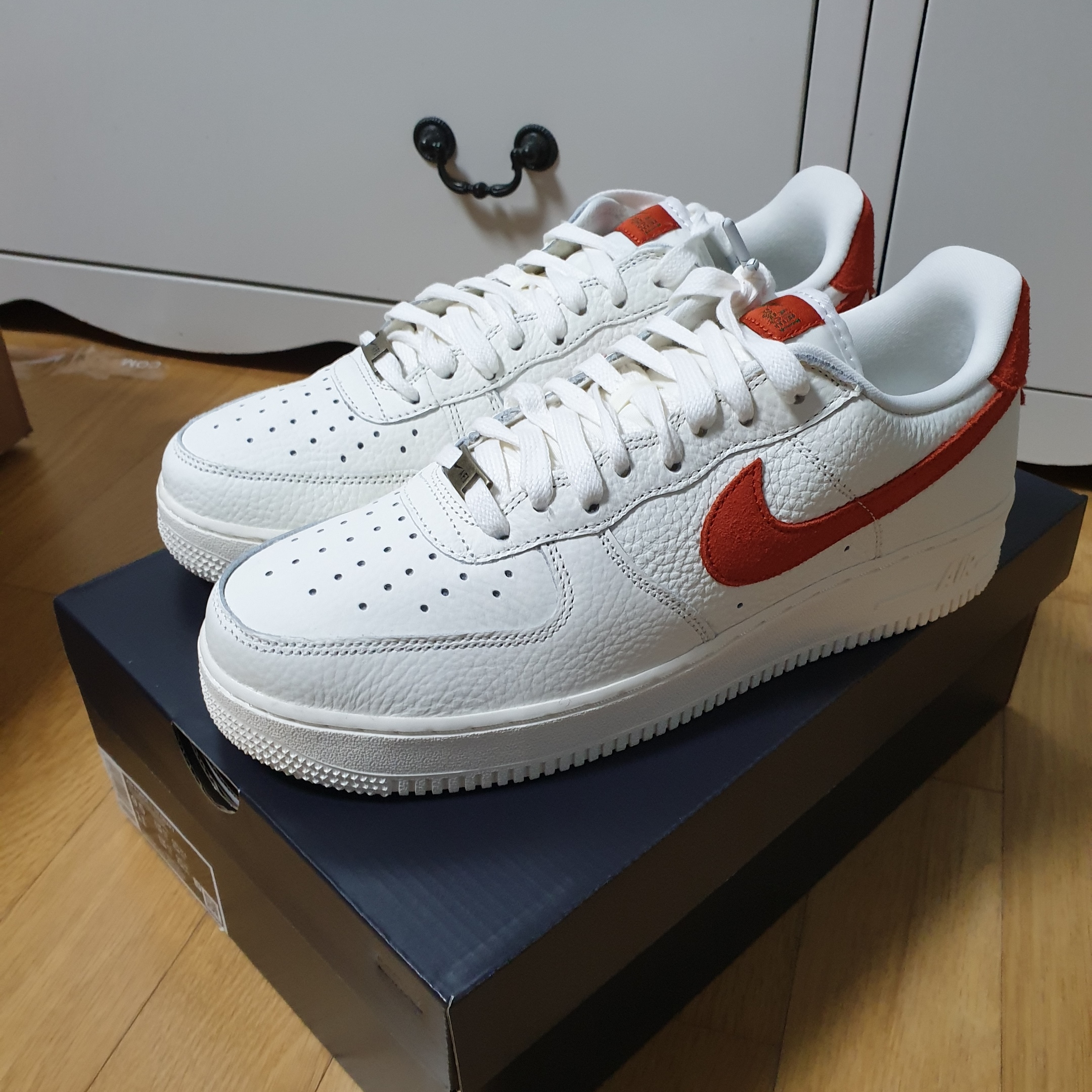 Nike Air Force 1 '07 Craft Mantra Orange 착용 스타일