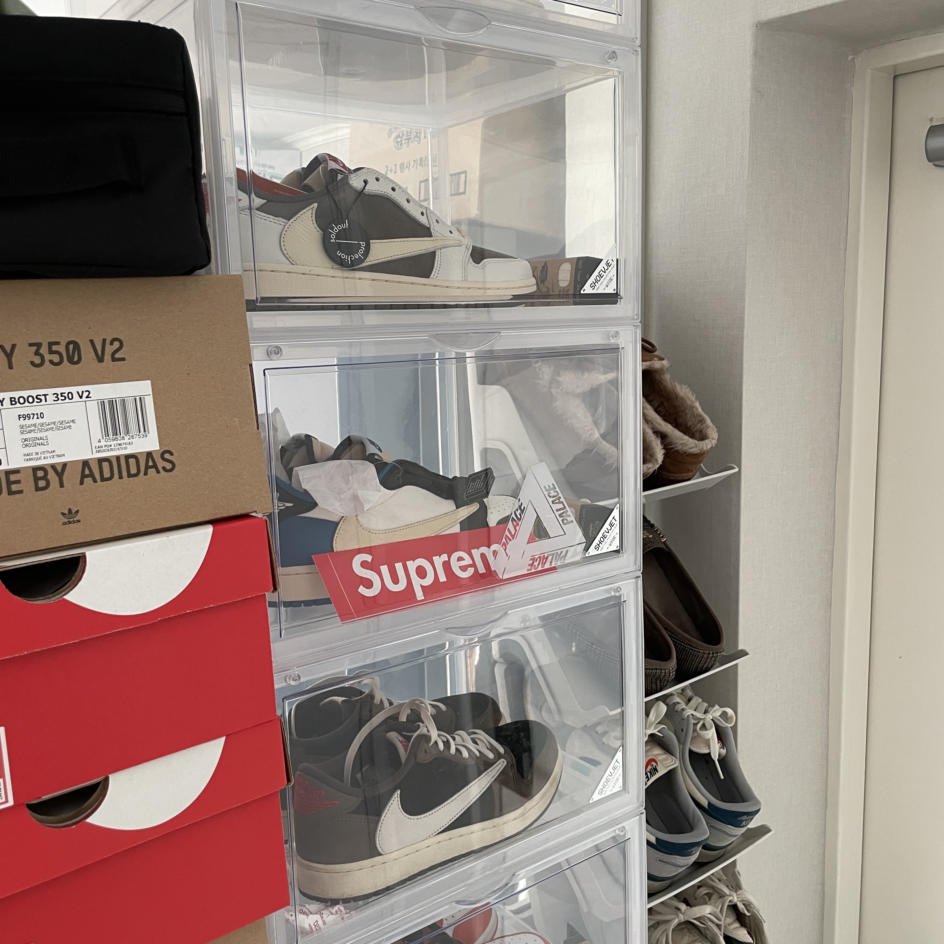 Jordan 1 x Travis Scott Retro Low OG SP Sail and Ridgerock, Jordan 1 x Travis Scott x Fragment Retro Low OG SP Military Blue 착용 스타일