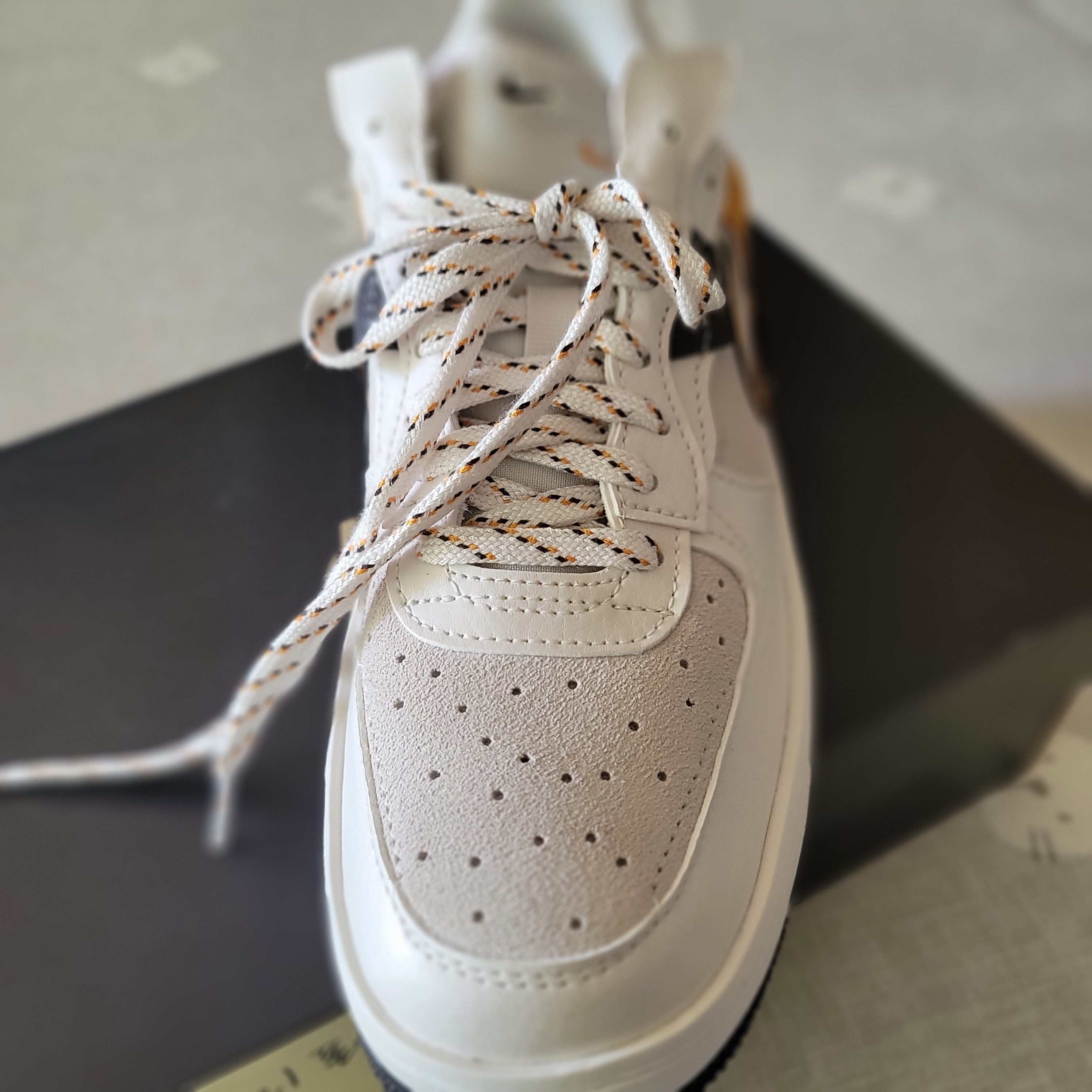 (W) Nike Air Force 1 Fontanka Phantom Light Curry 착용 스타일 - 1