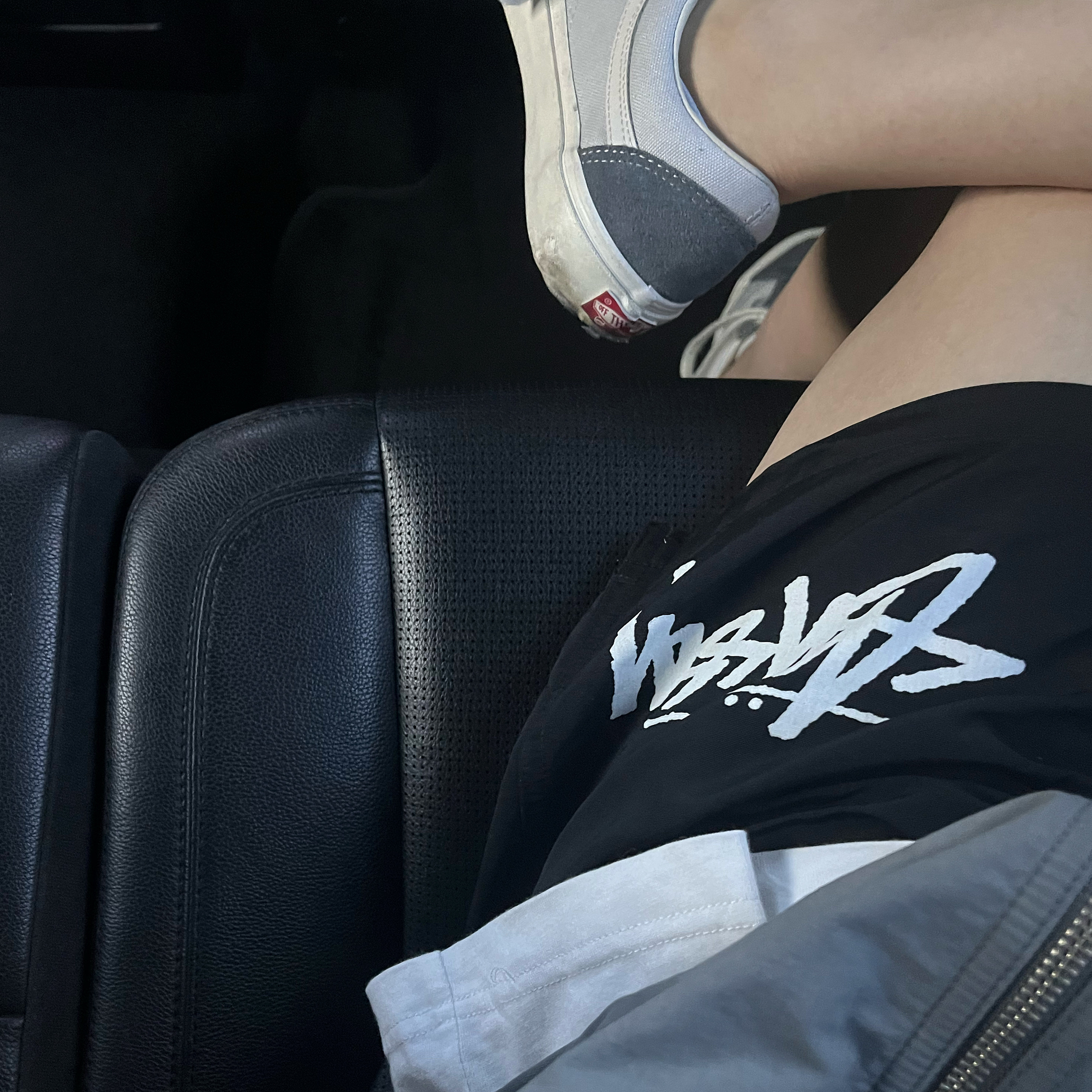 Stussy Big Stock Water Shorts Black 착용 스타일 - 1
