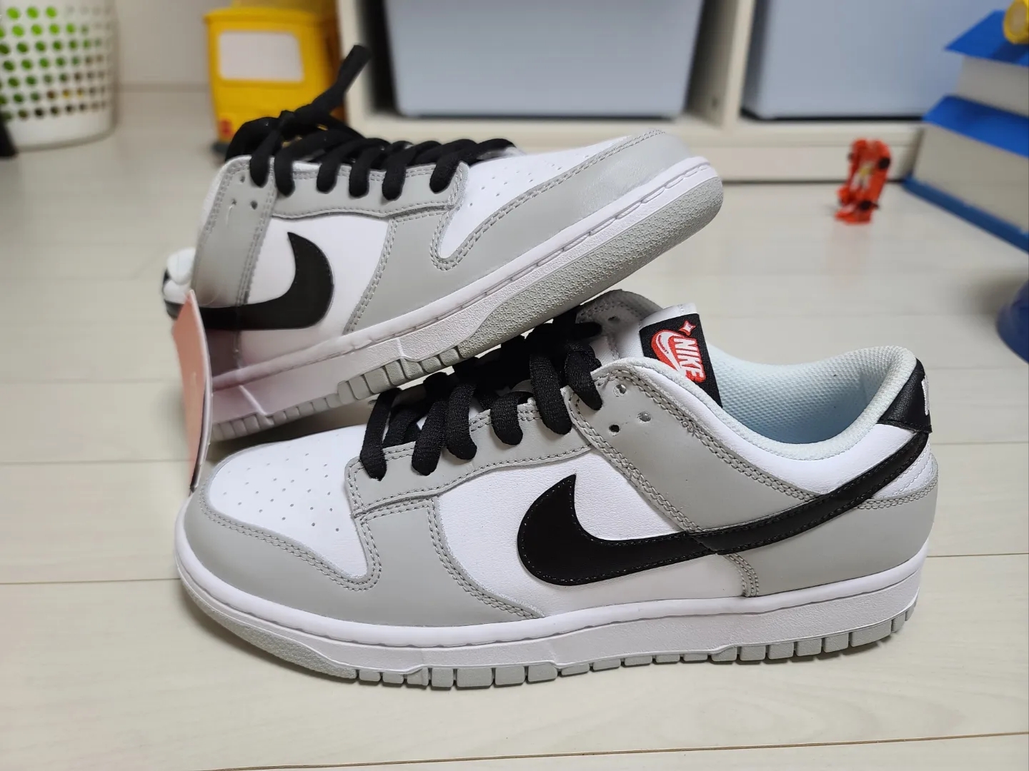 Nike Dunk Low Retro SE Jackpot Grey Fog 착용 스타일 - 2