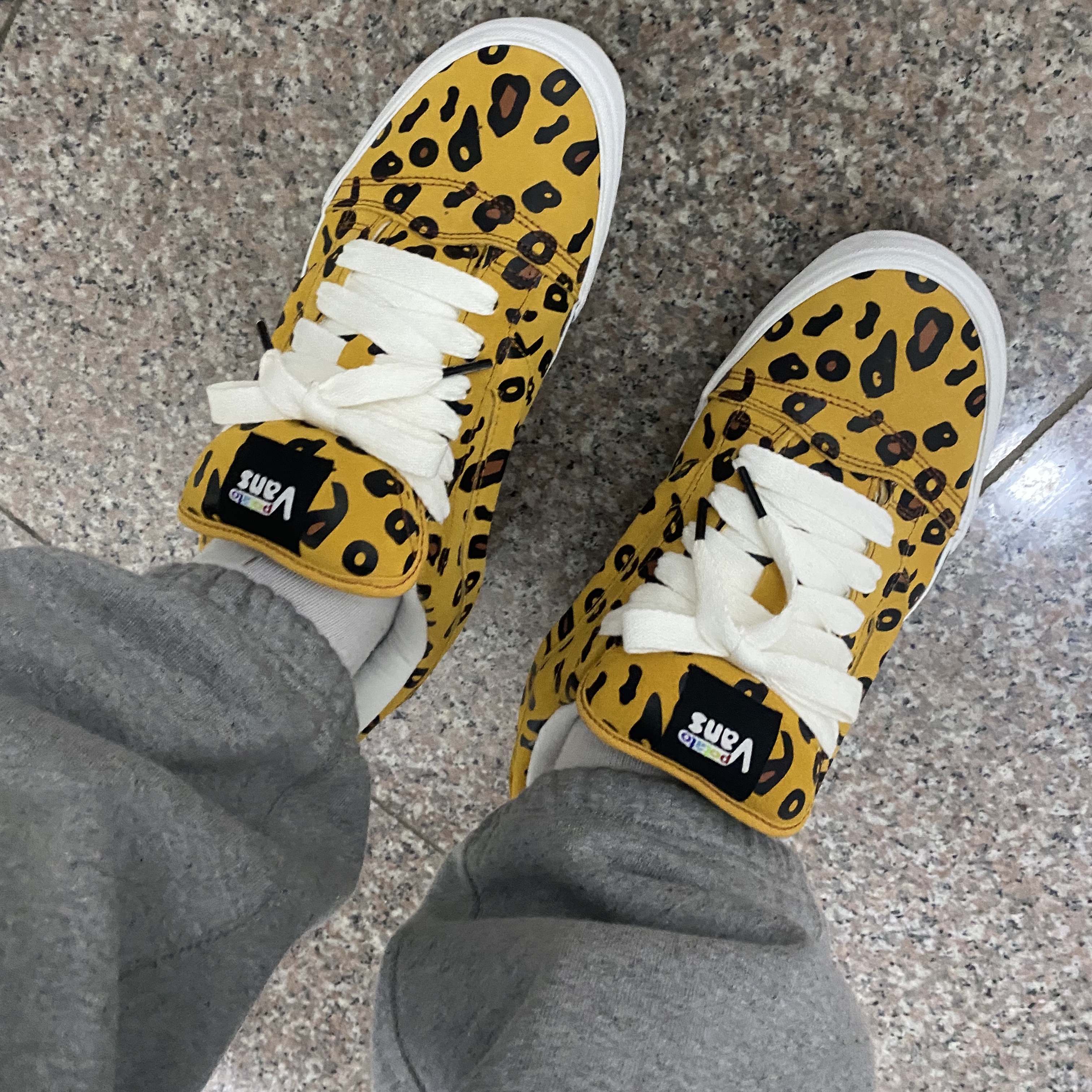 Vans Vault x Imran Potato Knu-Skool VR3 LX Leopard Golden Glow 착용 스타일