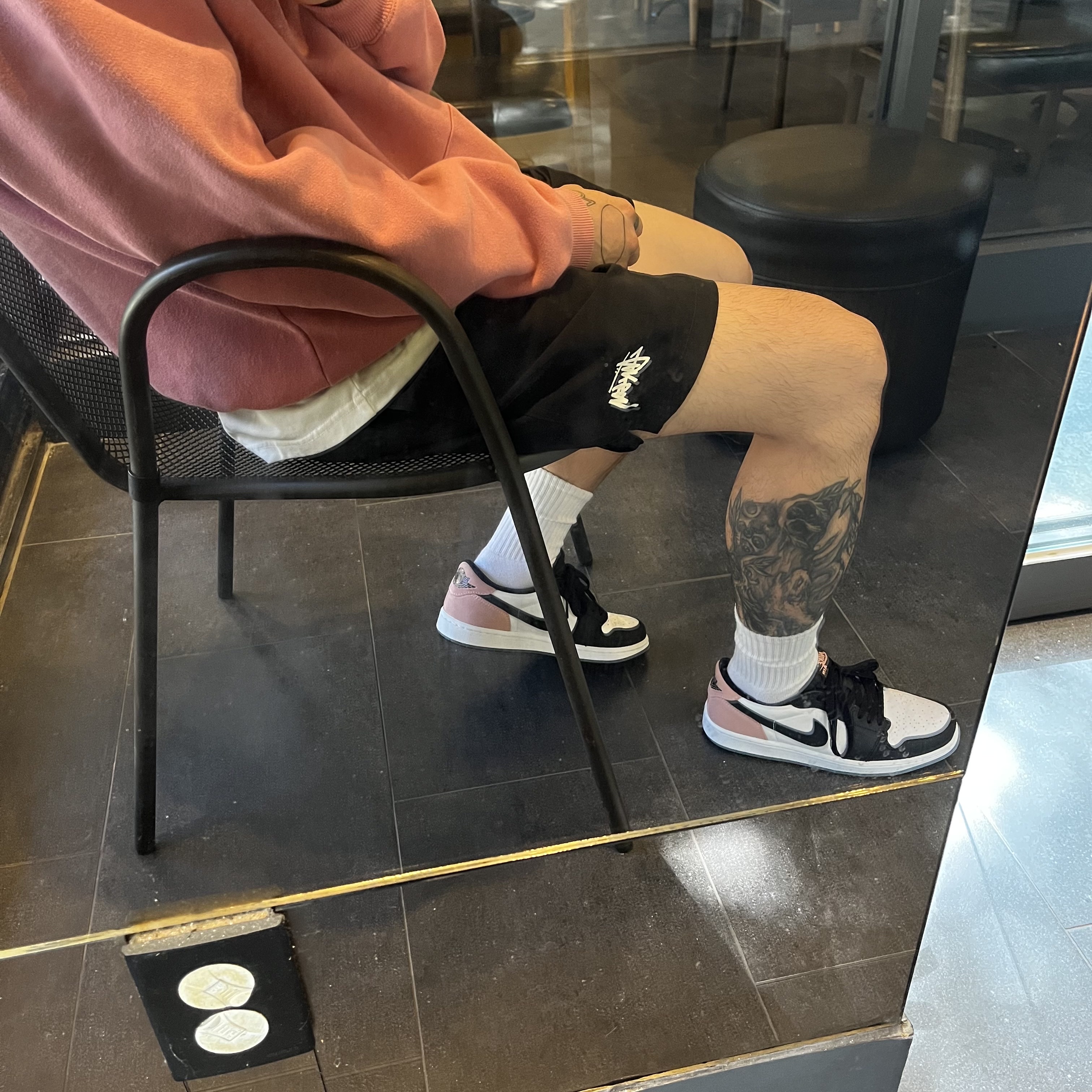 Stussy Stock Water Shorts Black, Jordan 1 Retro Low OG Bleached Coral 착용 스타일
