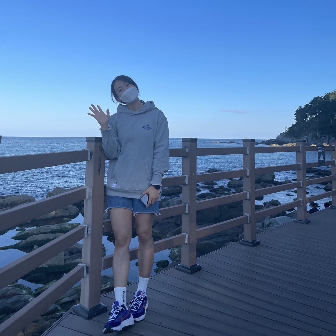 Nike x Sacai VaporWaffle Dark Iris 착용 스타일 - 1