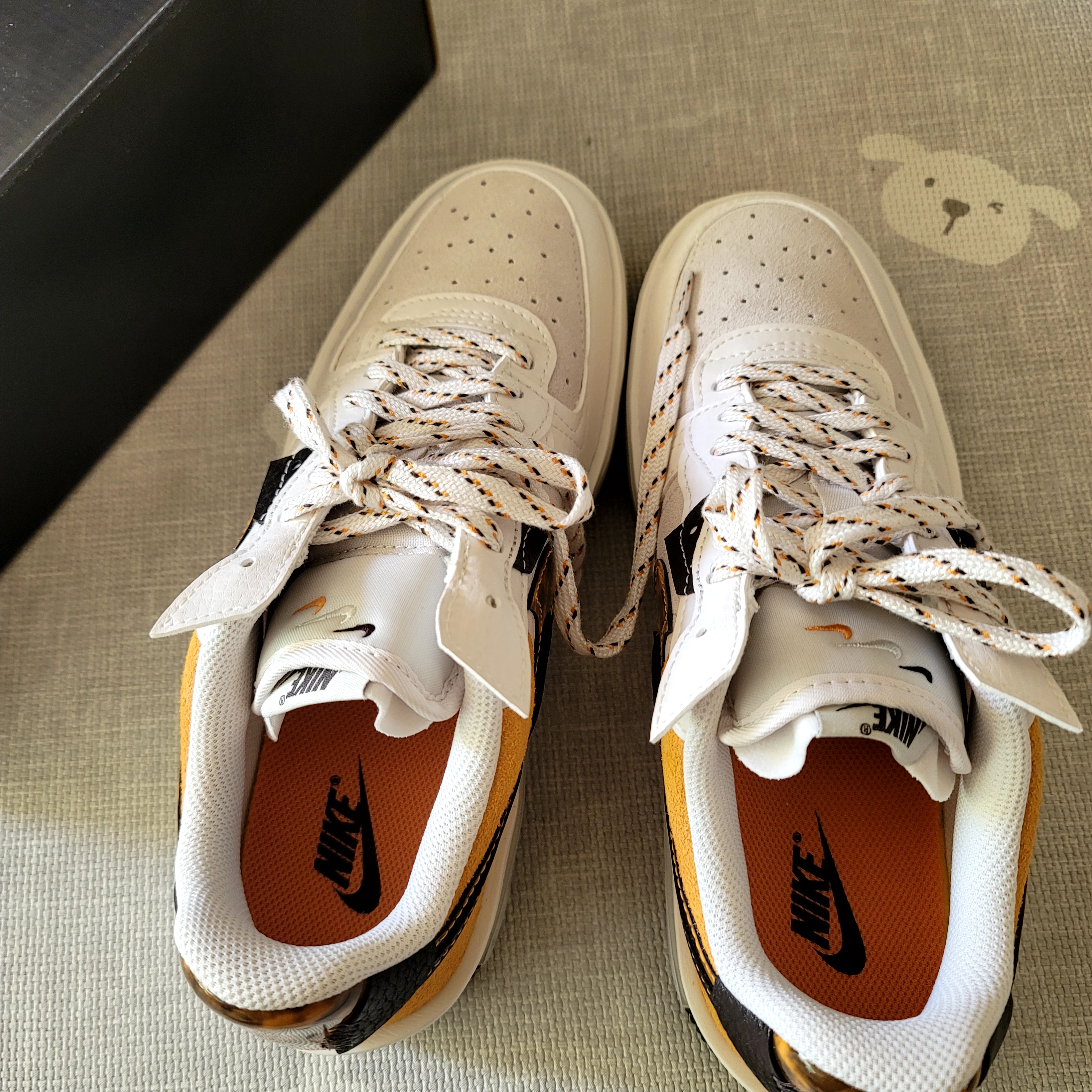 (W) Nike Air Force 1 Fontanka Phantom Light Curry 착용 스타일 - 2