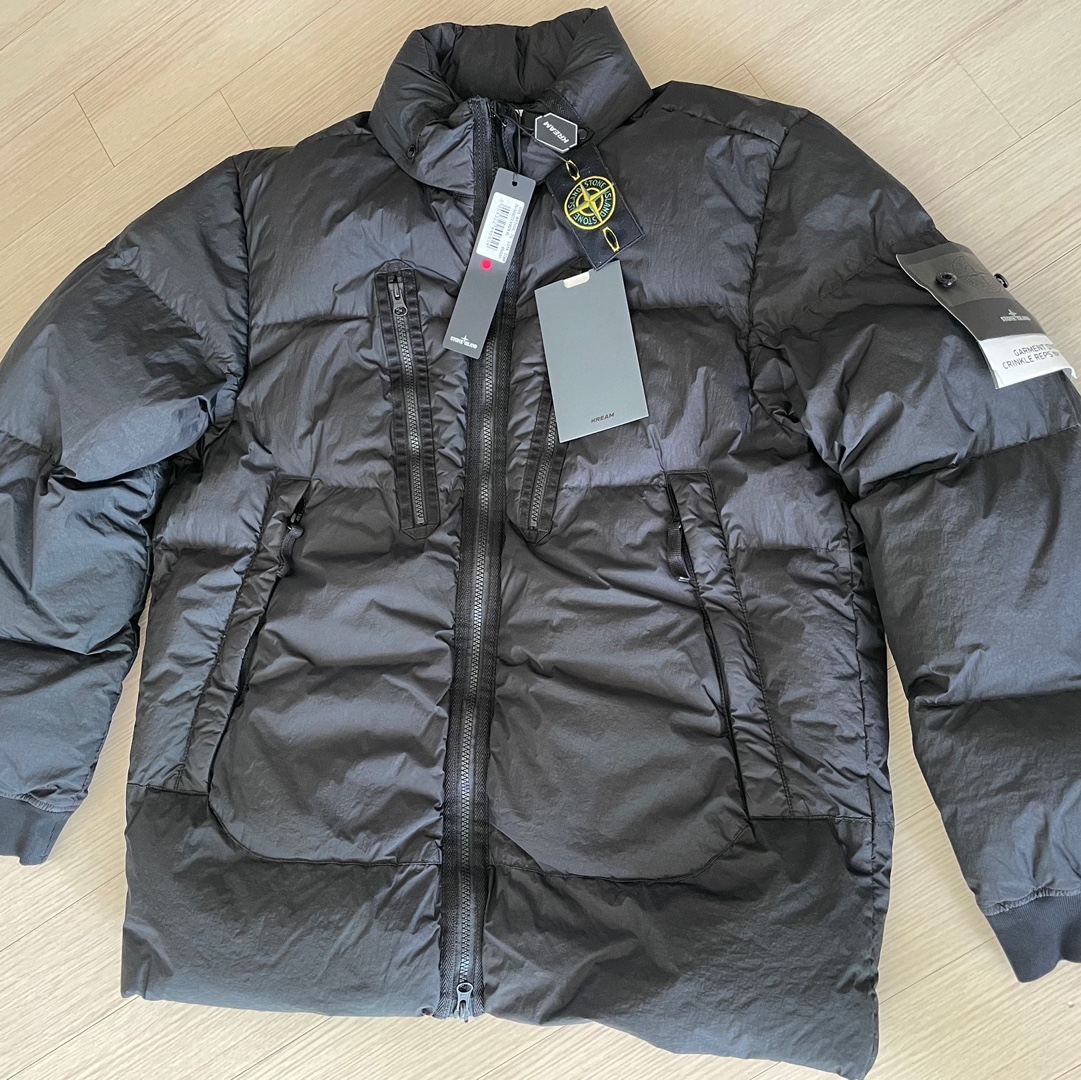 Stone Island 40223 Garment Dyed Crinkle Reps Down Jacket Black - 21FW 착용 스타일