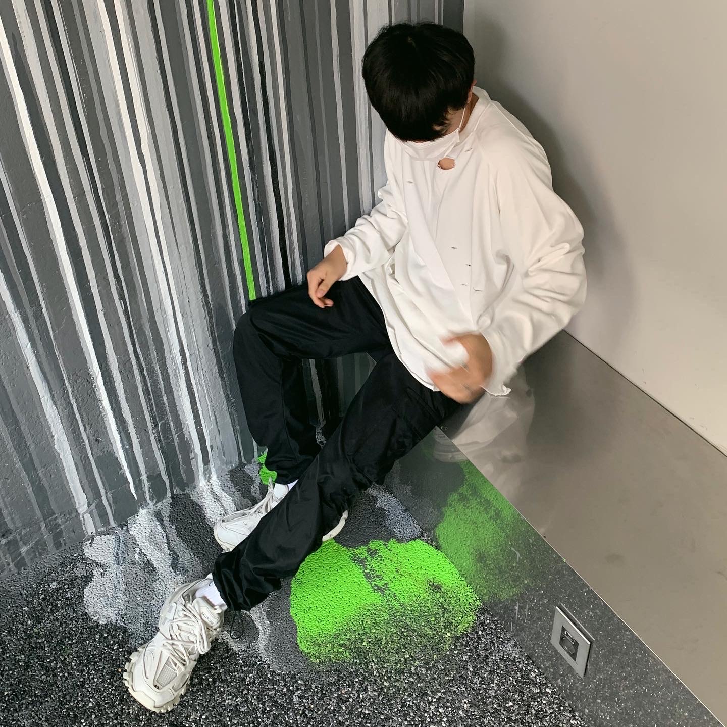 Balenciaga Track Sneakers White 2019 착용 스타일