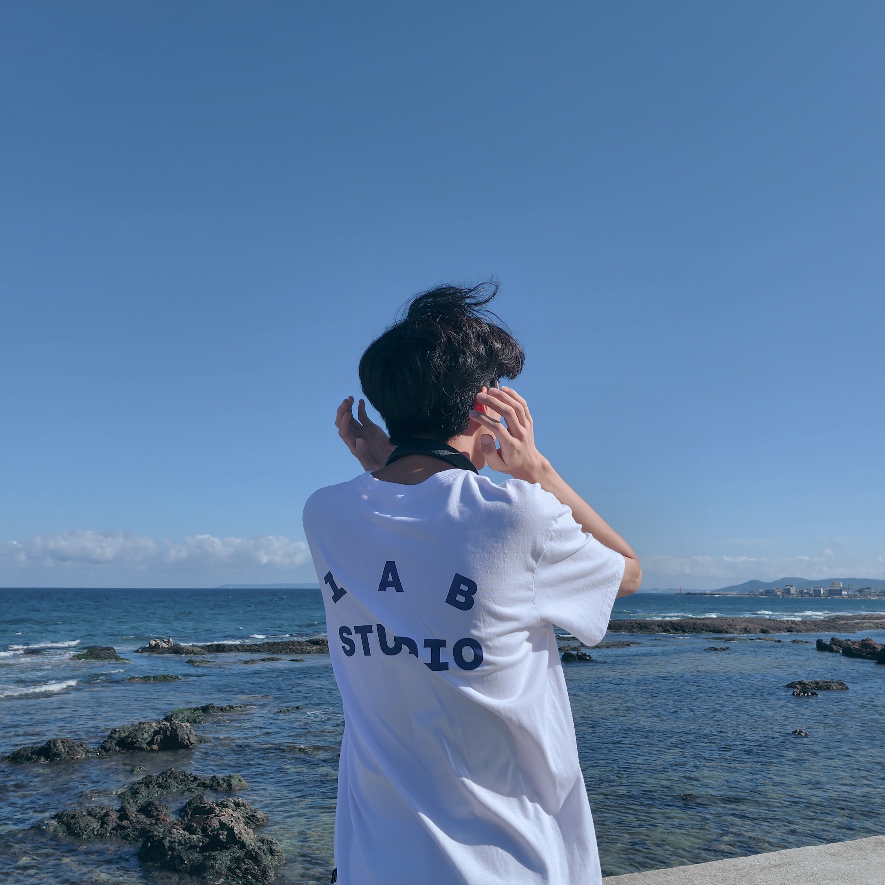 IAB Studio T-Shirt White Navy - 22FW, Marshall Major IV Black (Korean Ver.) 착용 스타일
