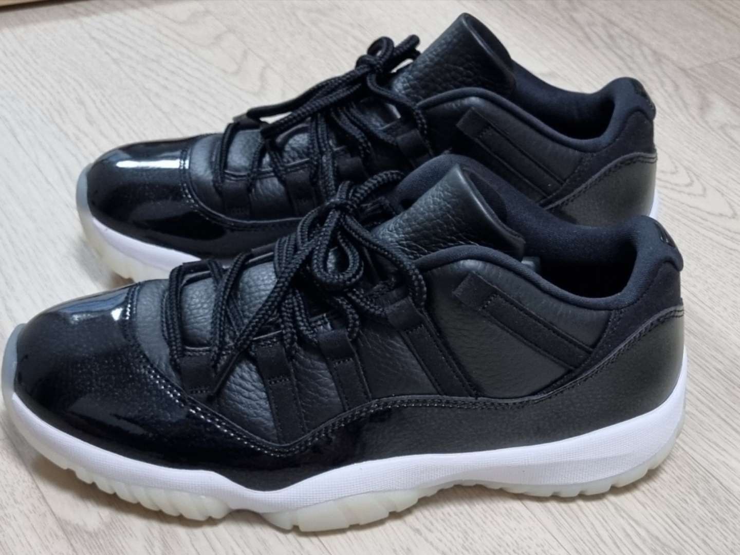 Jordan 11 Retro Low 72-10 착용 스타일