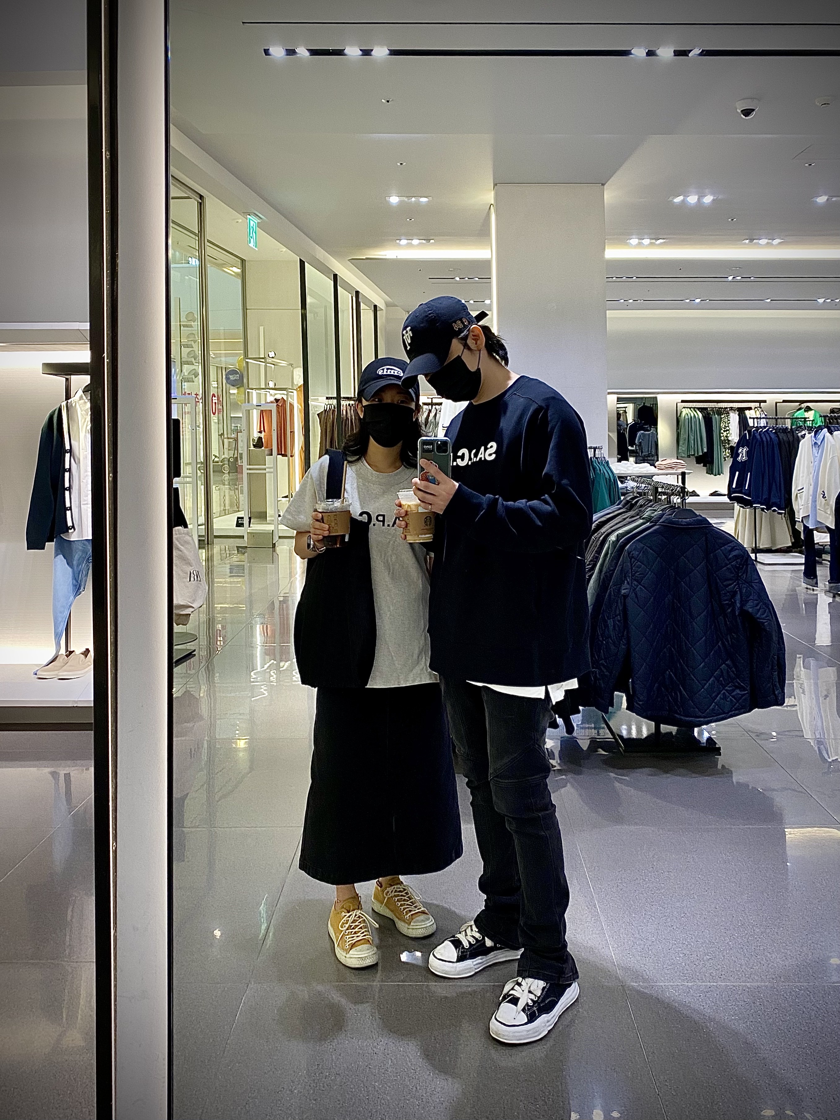 Maison Mihara Yasuhiro Peterson OG Sole Canvas Low Sneakers Black, (W) Acne Studios Ballow Tumbled Low Top Sneakers Pale Yellow Off White 착용 스타일 - 5