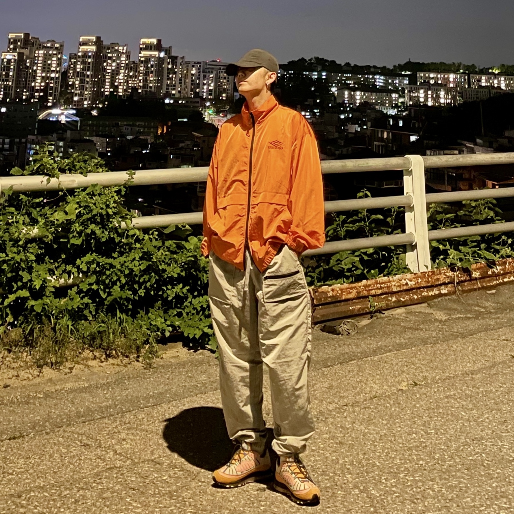 Nike Air Max 98 Corduory Amber Rise 착용 스타일 - 1