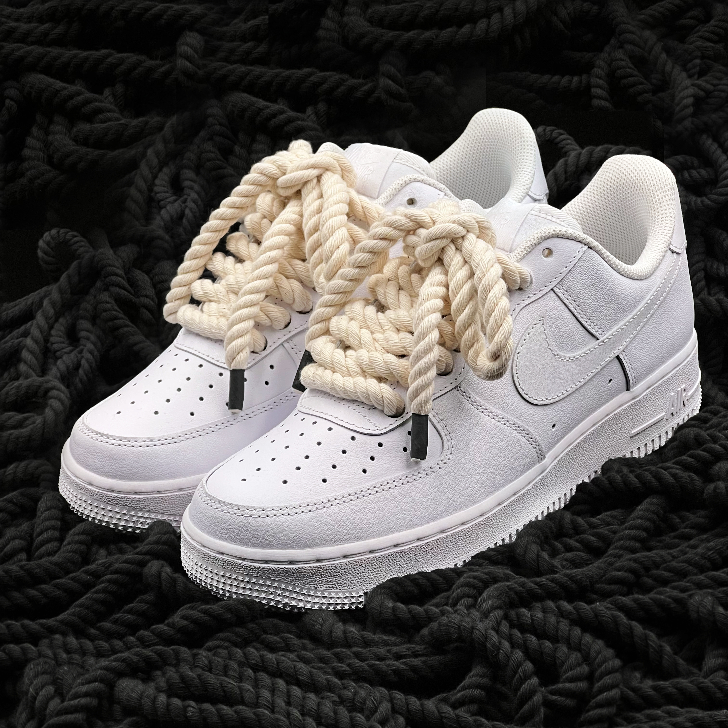 Nike Air Force 1 '07 Low White, (W) Nike Air Force 1 '07 Low White 착용 스타일 - 1