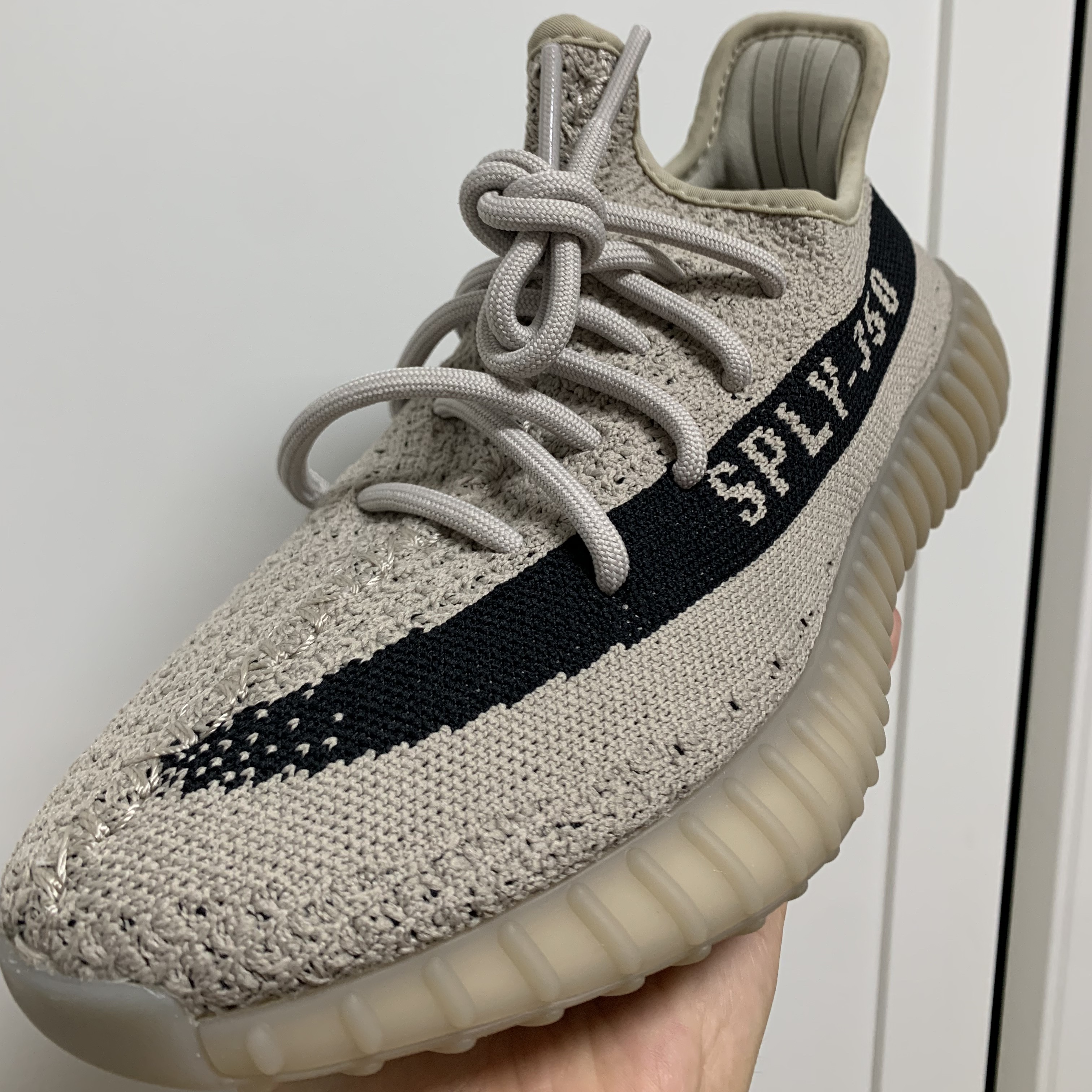 Adidas Yeezy Boost 350 V2 Slate Core Black 2022/2023 착용 스타일