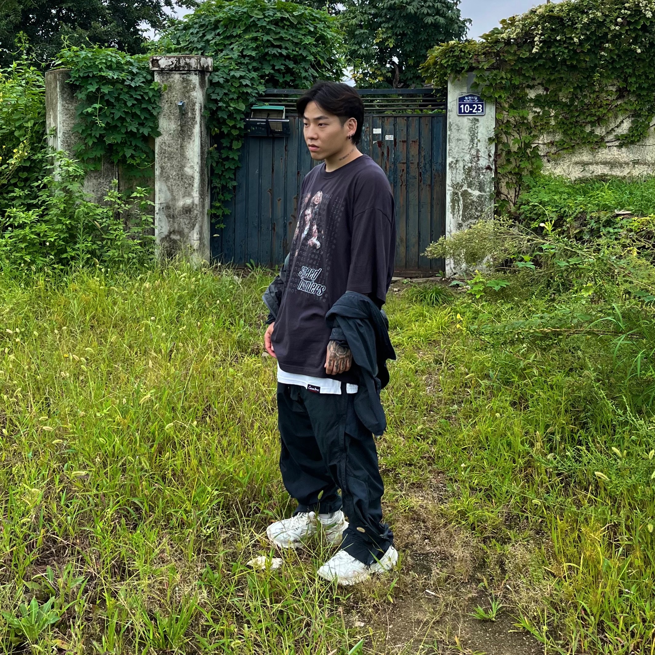 Balenciaga Track.2 Sneakers White 착용 스타일 - 3