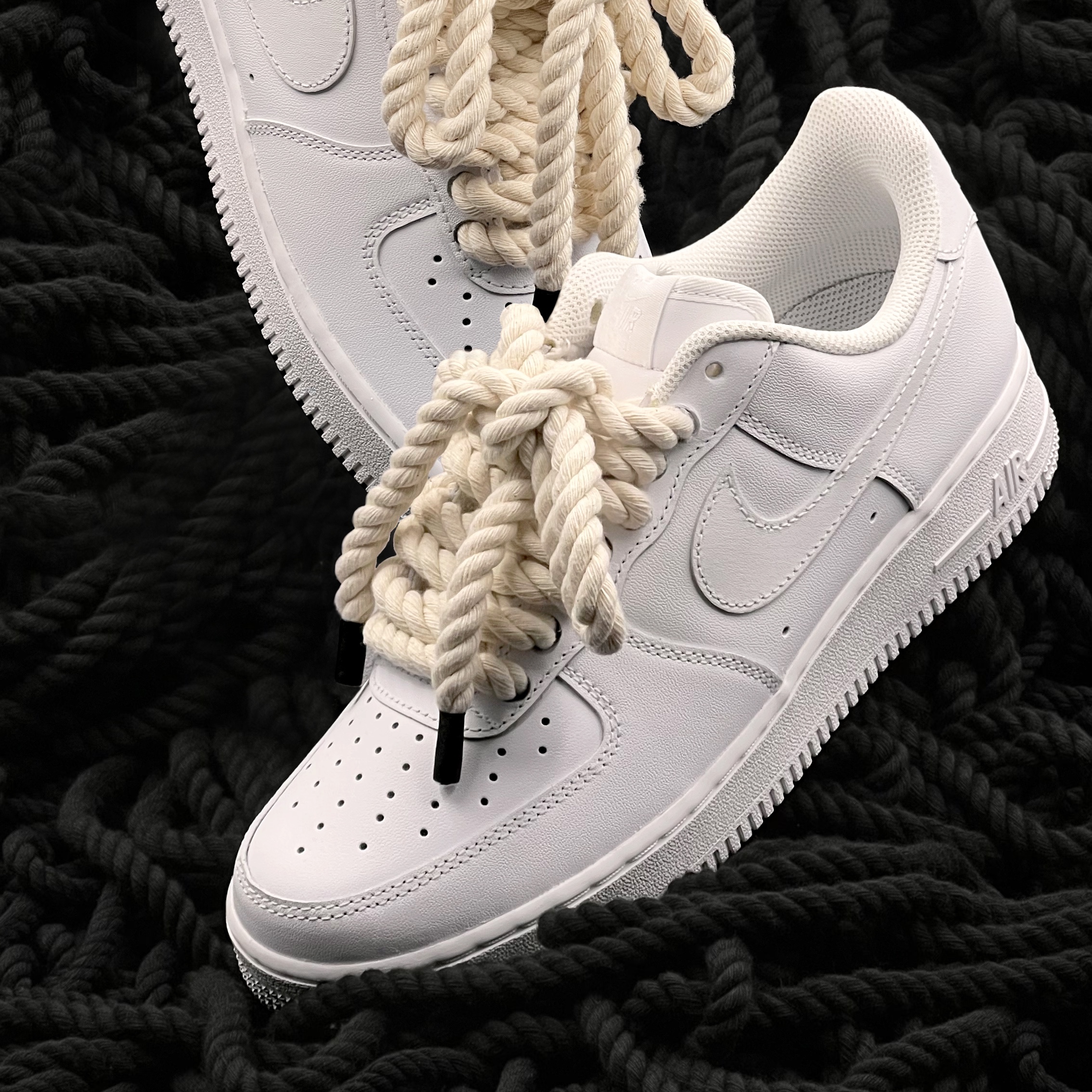 Nike Air Force 1 '07 Low White, (W) Nike Air Force 1 '07 Low White 착용 스타일 - 2