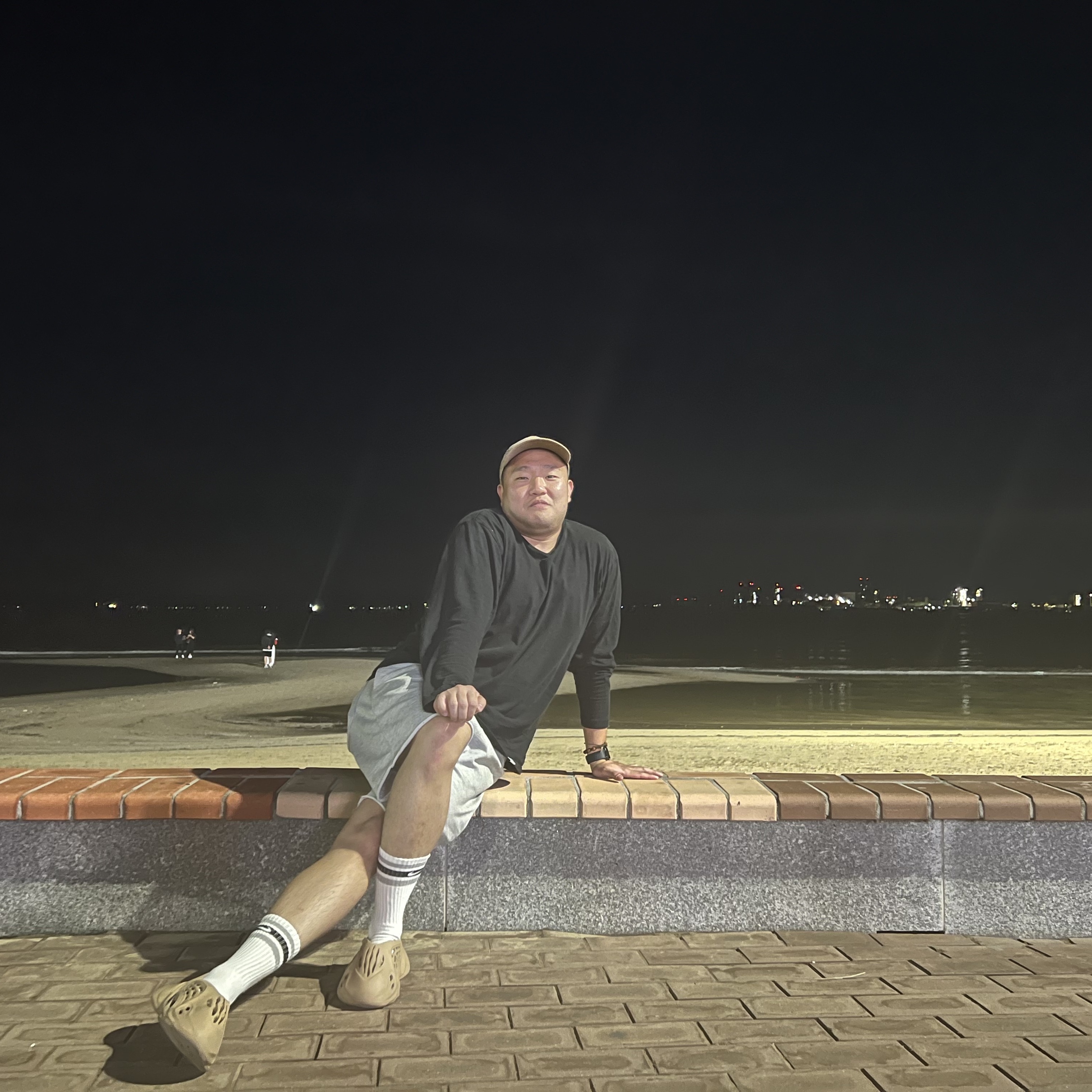 New Era x Murakami Takashi Ohana Unstructured Cap Beige, Adidas Yeezy Foam RNNR Ochre 착용 스타일