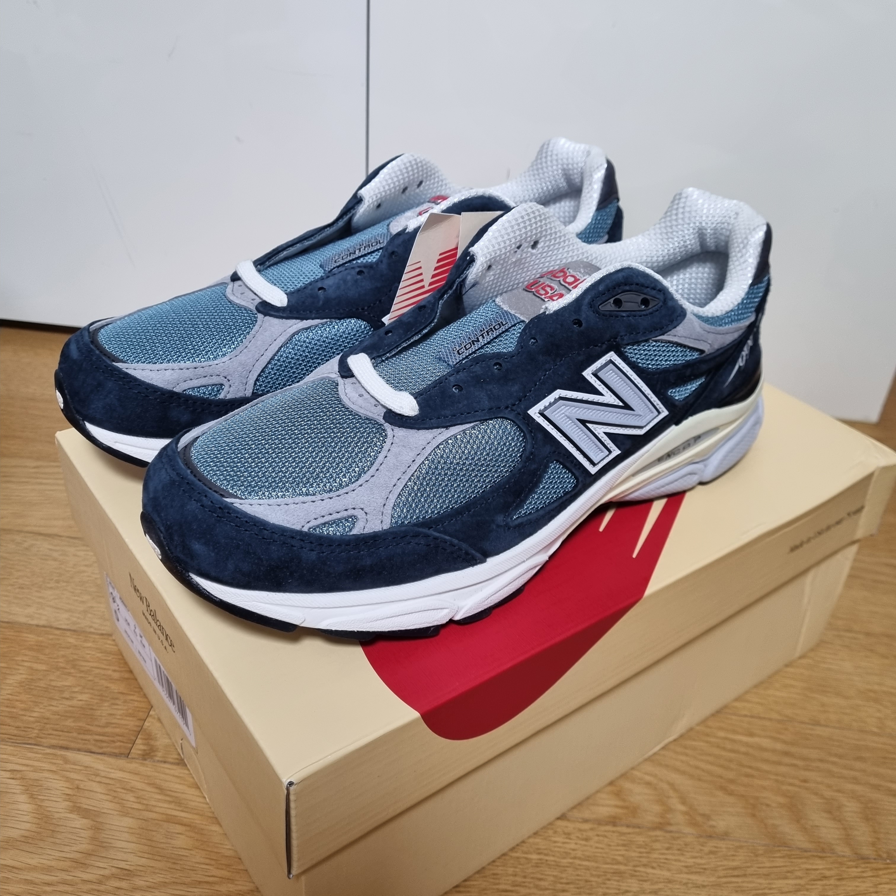 New Balance 990v3 Made in USA Navy Spring Tide 착용 스타일