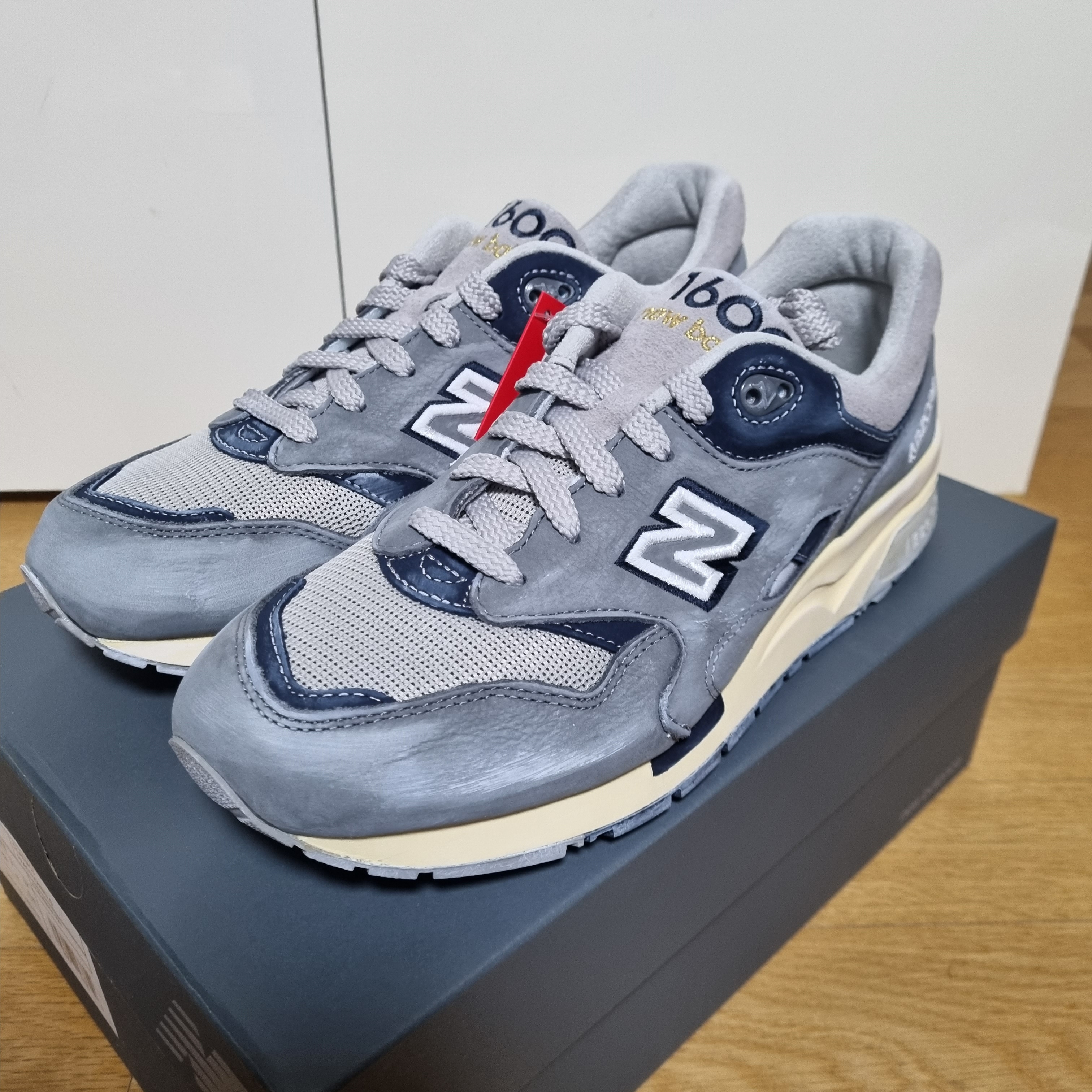 New Balance 1600 Premium Vintage Grey 착용 스타일