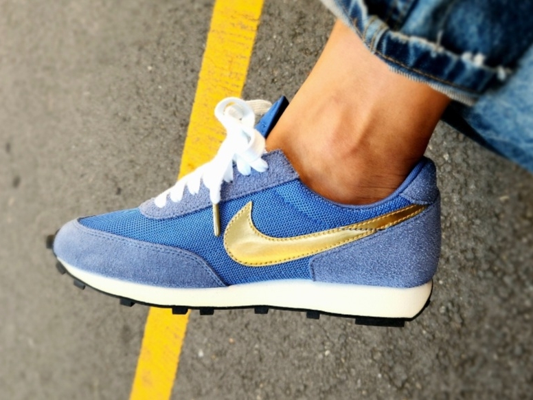 Nike Daybreak SP Metallic Gold Mountain Blue 착용 스타일