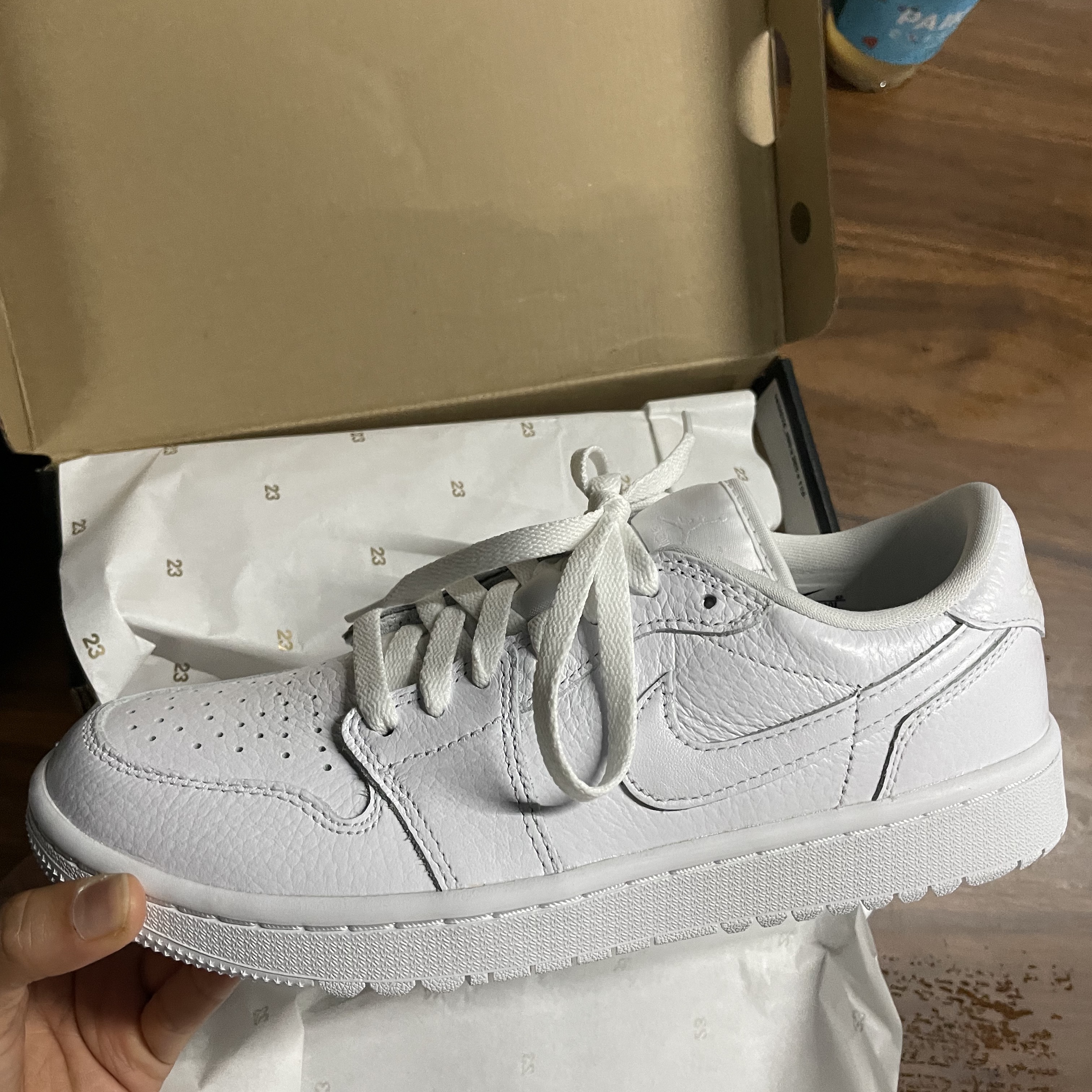Jordan 1 Low Golf Triple White 착용 스타일 - 3