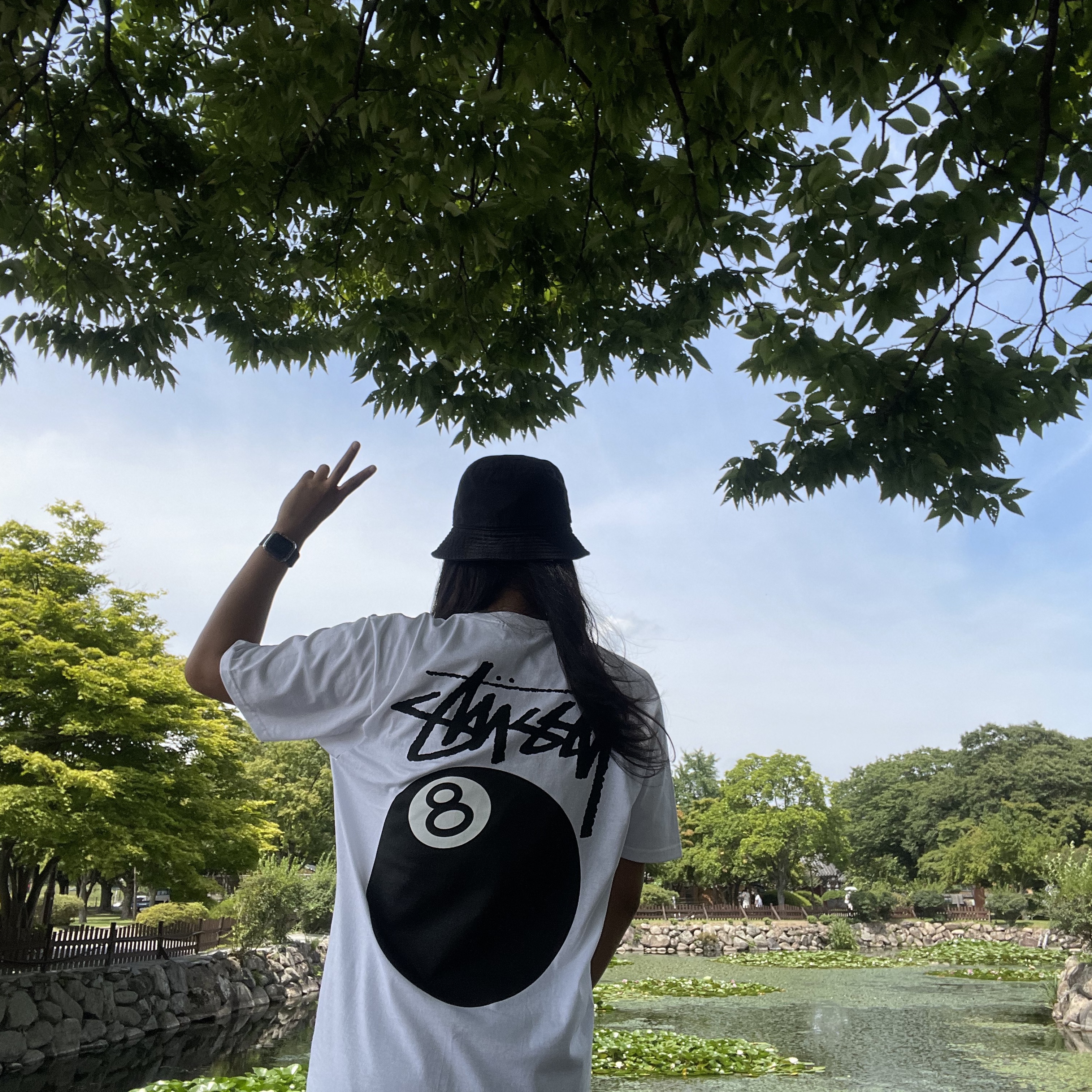 Stussy 8 Ball T-Shirt White - 22SS, Stussy Stock Water Shorts Black 착용 스타일 - 2
