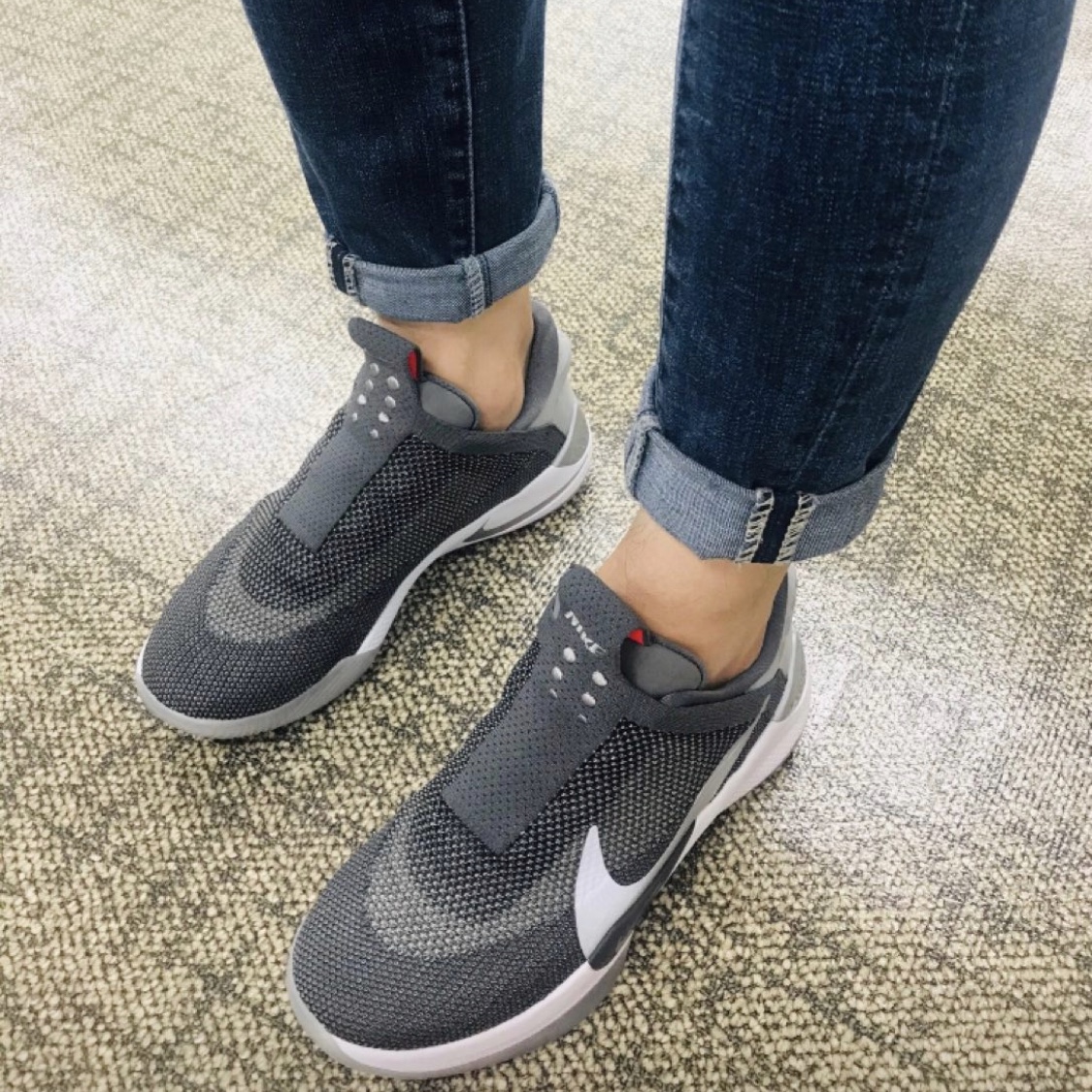 Nike Adapt BB Dark Grey (KR Charger) 착용 스타일