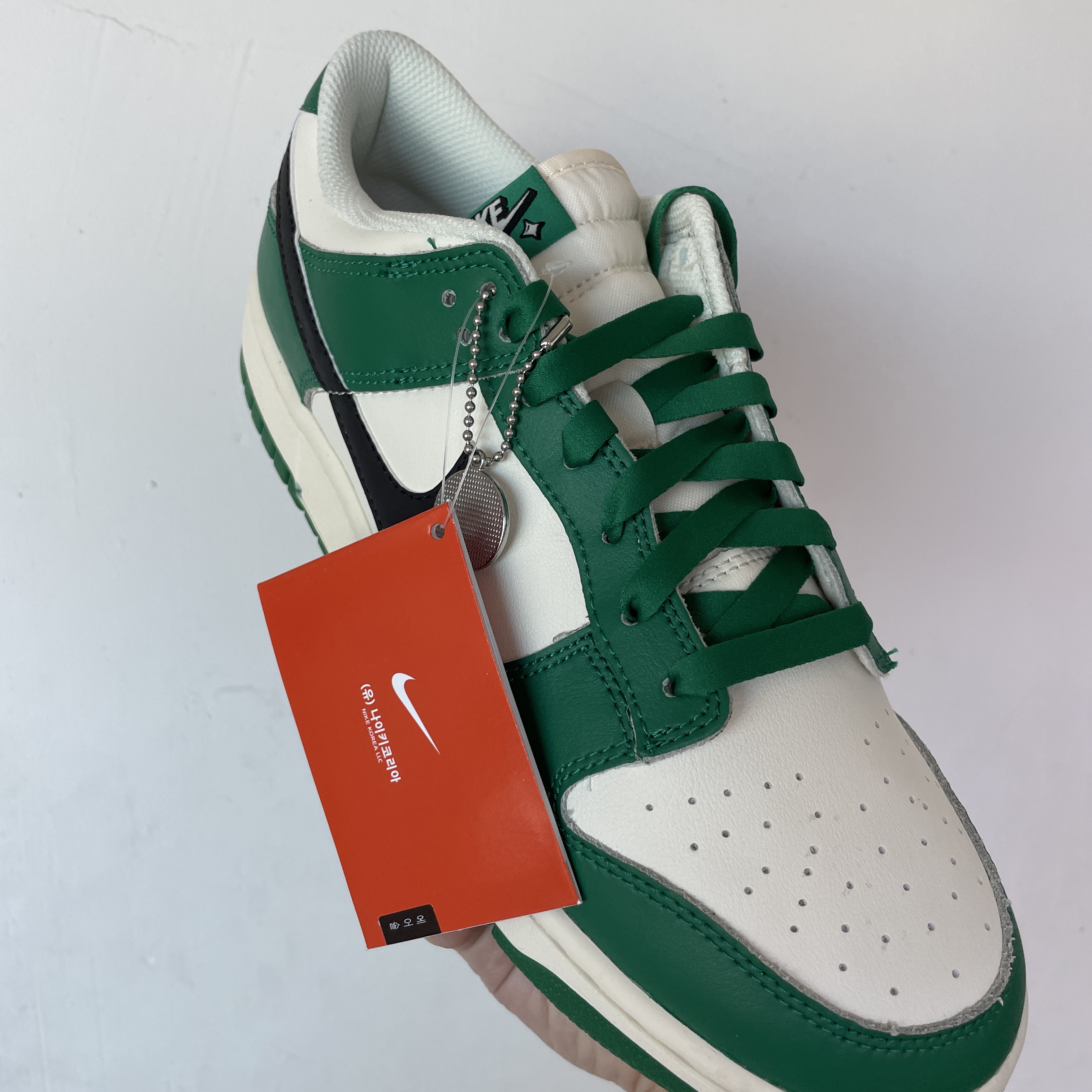 Nike Dunk Low Retro SE Jackpot Malachite 착용 스타일 - 1
