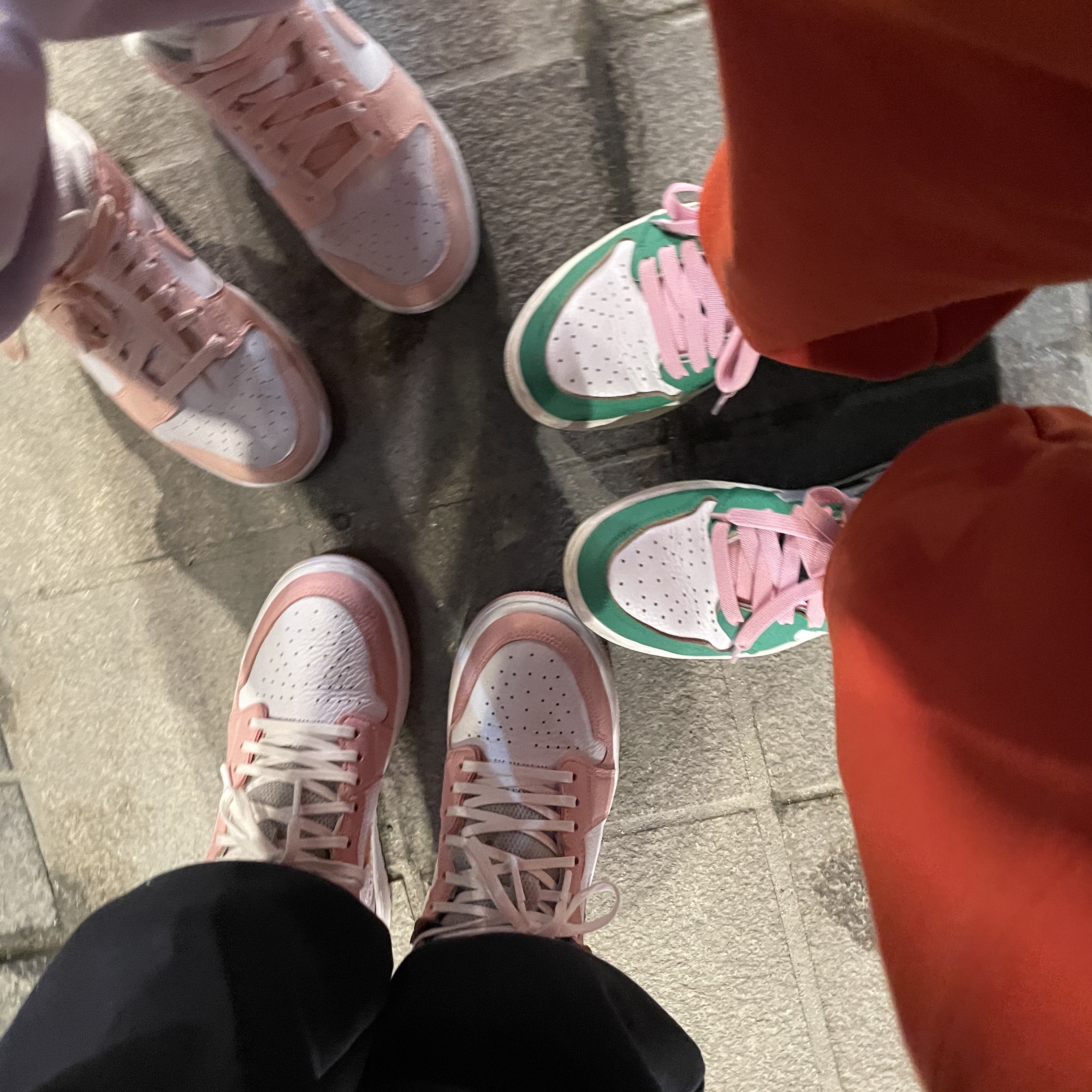 (W) Jordan 1 Retro High OG Lucky Green 착용 스타일 - 3