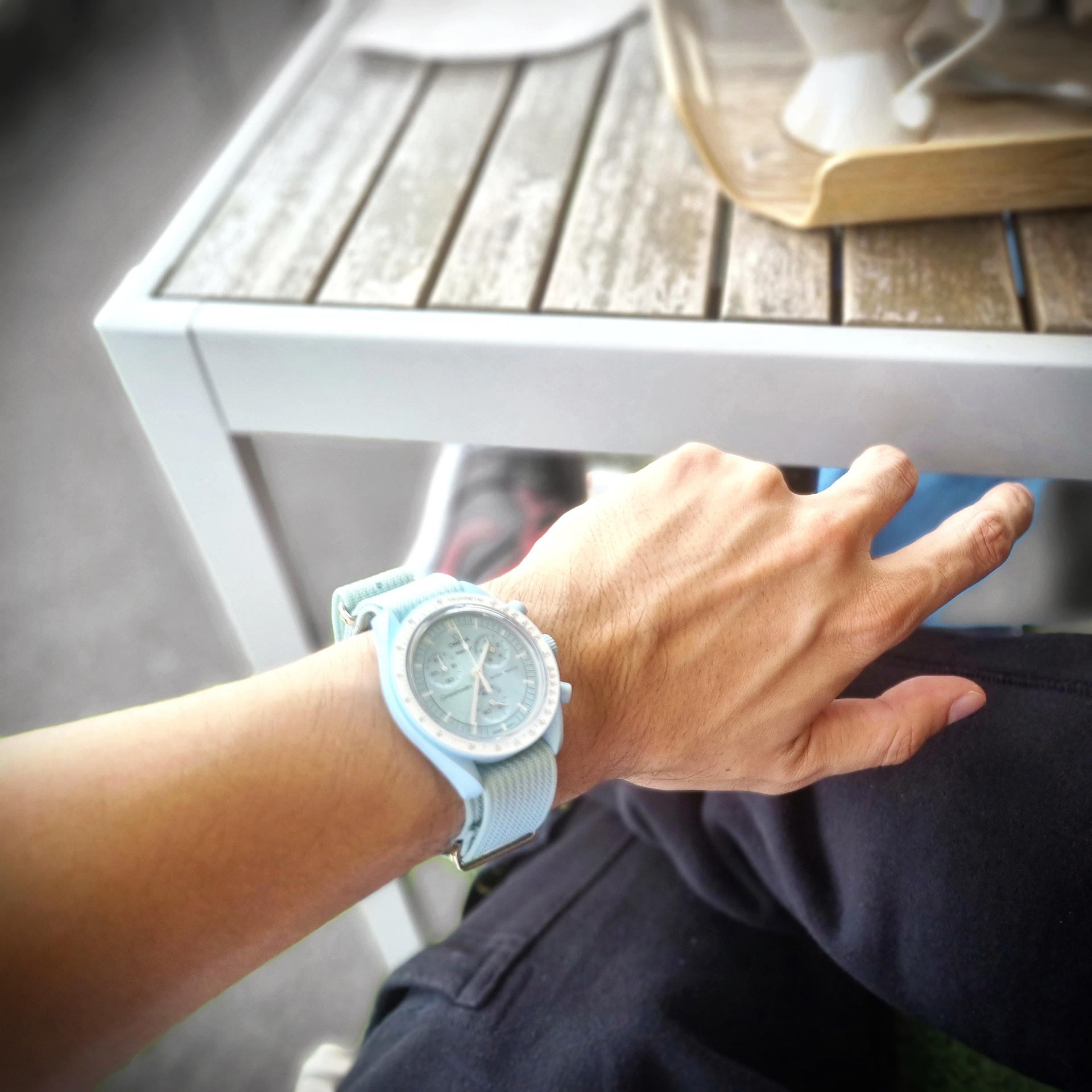 Swatch x Omega Bioceramic MoonSwatch Mission To Uranus 착용 스타일