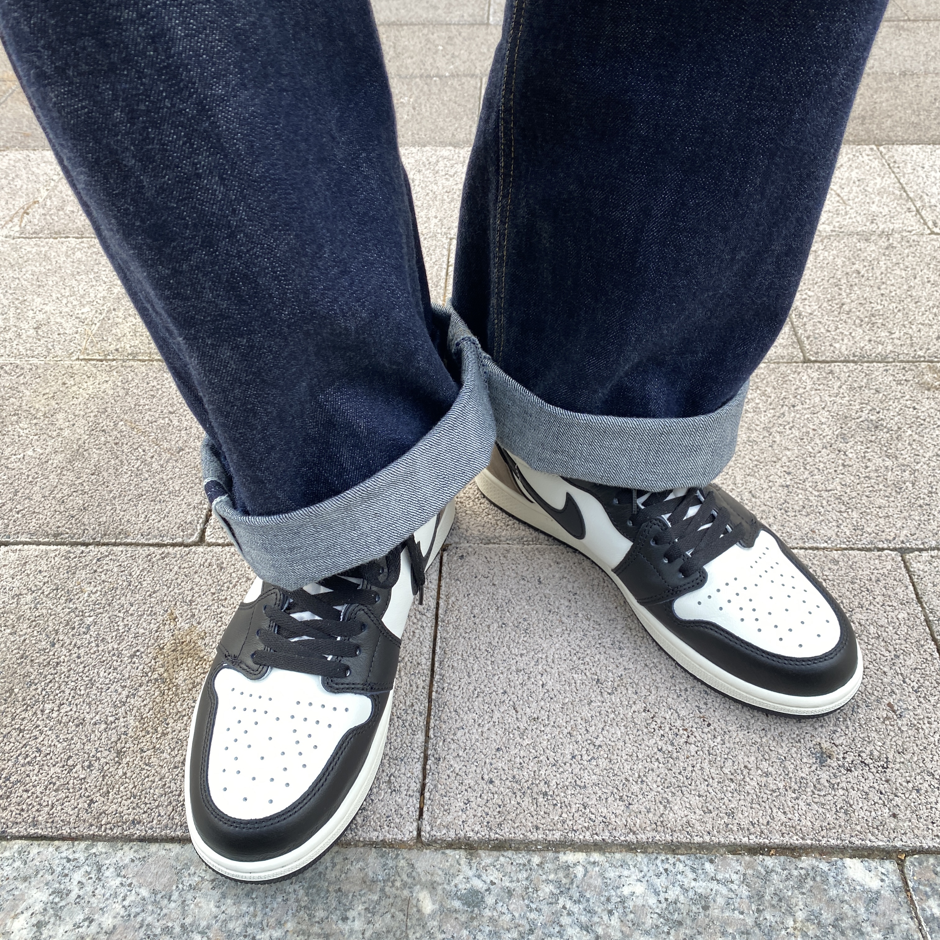 Jordan 1 Retro High OG Black Mocha 착용 스타일