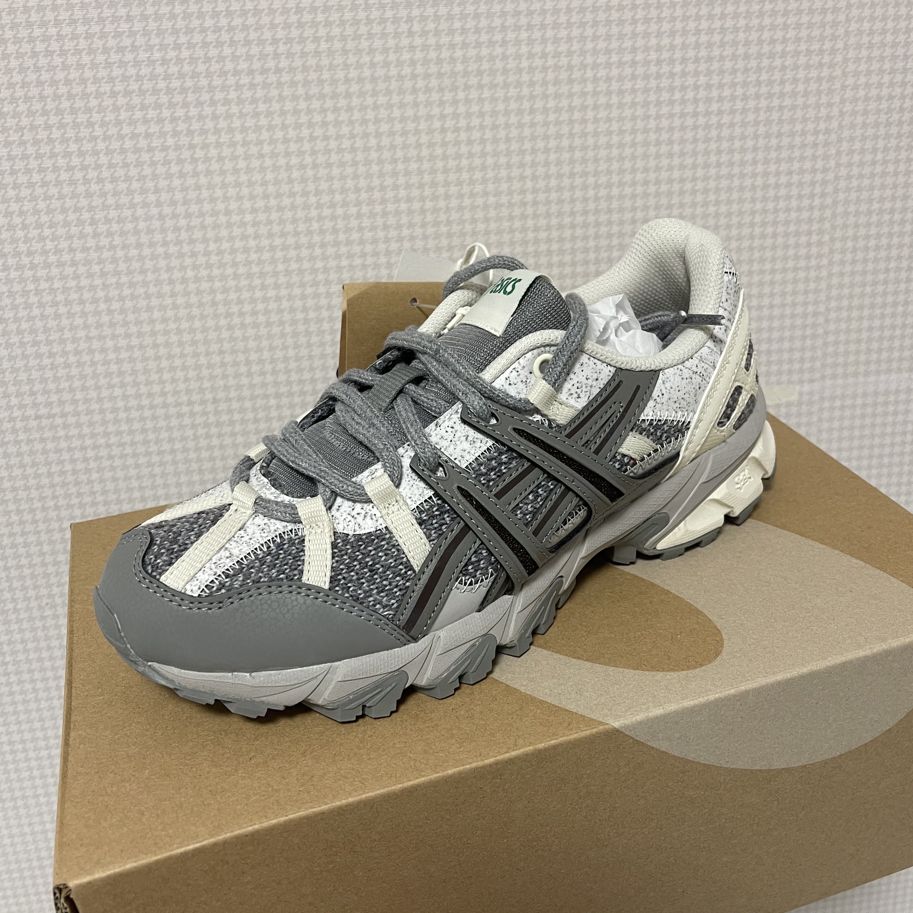 Asics Gel-Sonoma 15-50 Oyster Grey Cream, Asics Gel-Sonoma 15-50 French Blue 착용 스타일 - 2