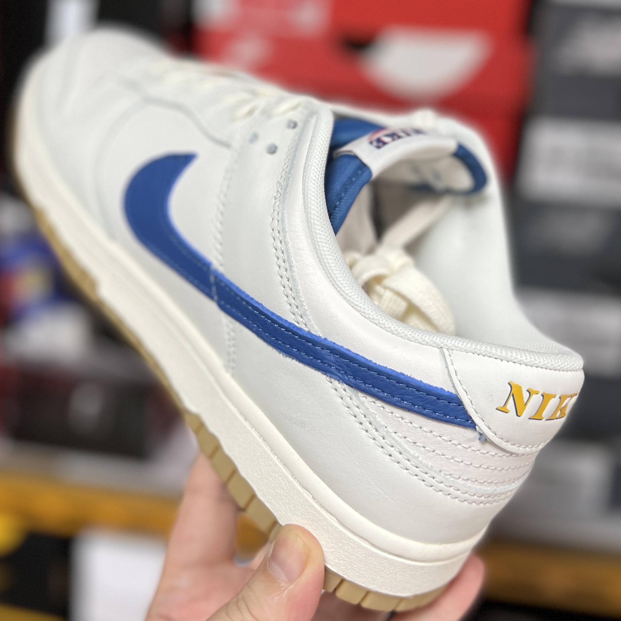 Nike Dunk Low SE Sail Dark Marina Blue 착용 스타일 - 2