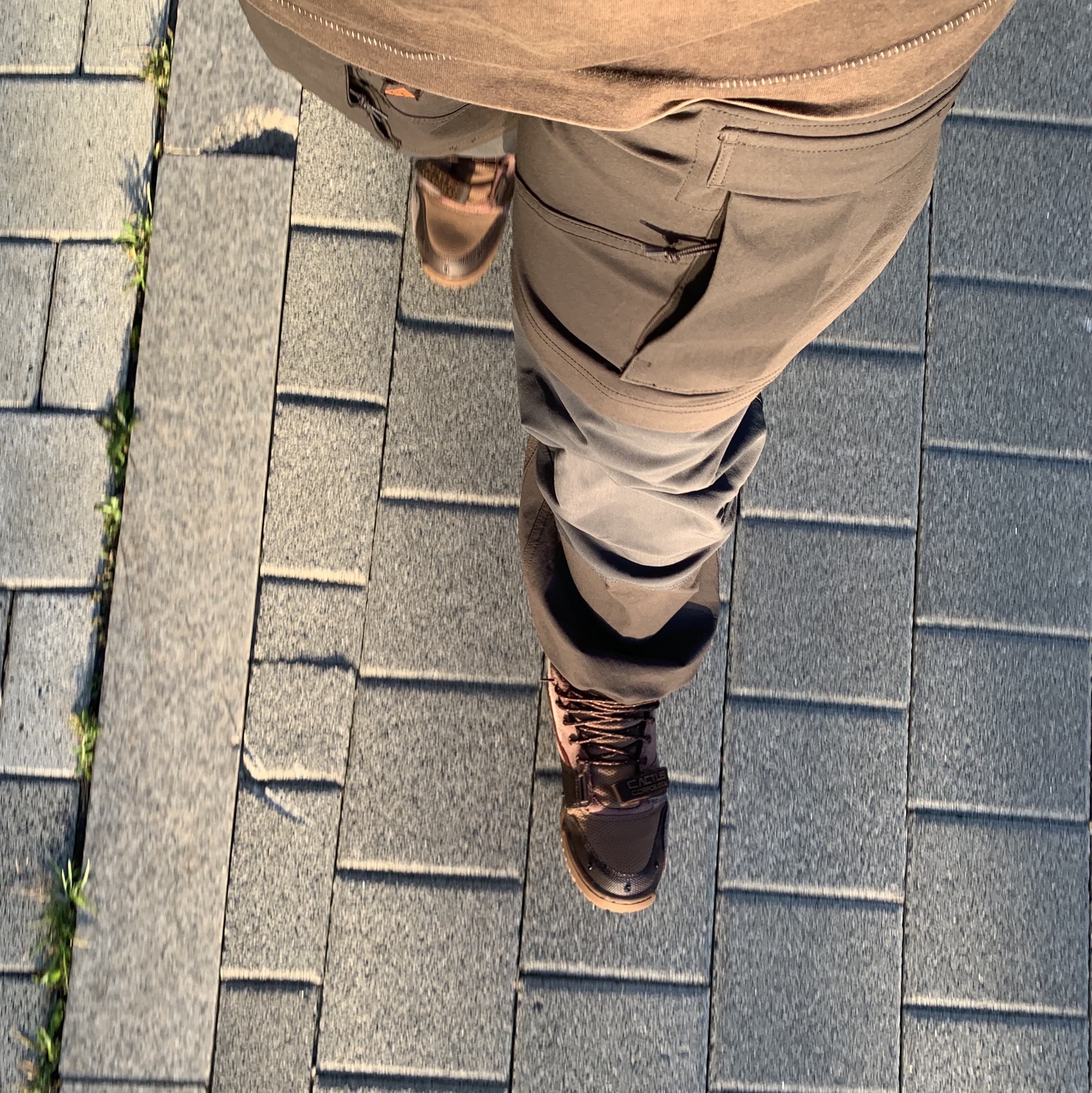 Nike x Travis Scott Air Trainer 1 Archaeo Brown and Rust Pink, Nike ACG Smith Summit Cargo Pants Velvet Brown - Asia 착용 스타일