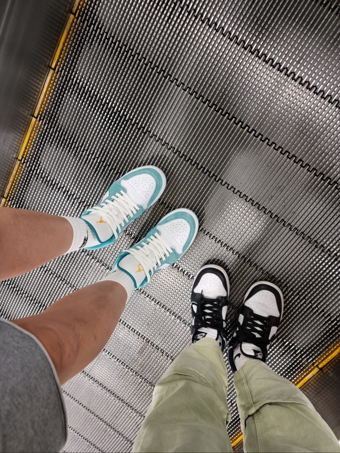 Jordan 1 Low SE New Emerald, (W) Jordan 1 Low New Emerald 착용 스타일 - 3