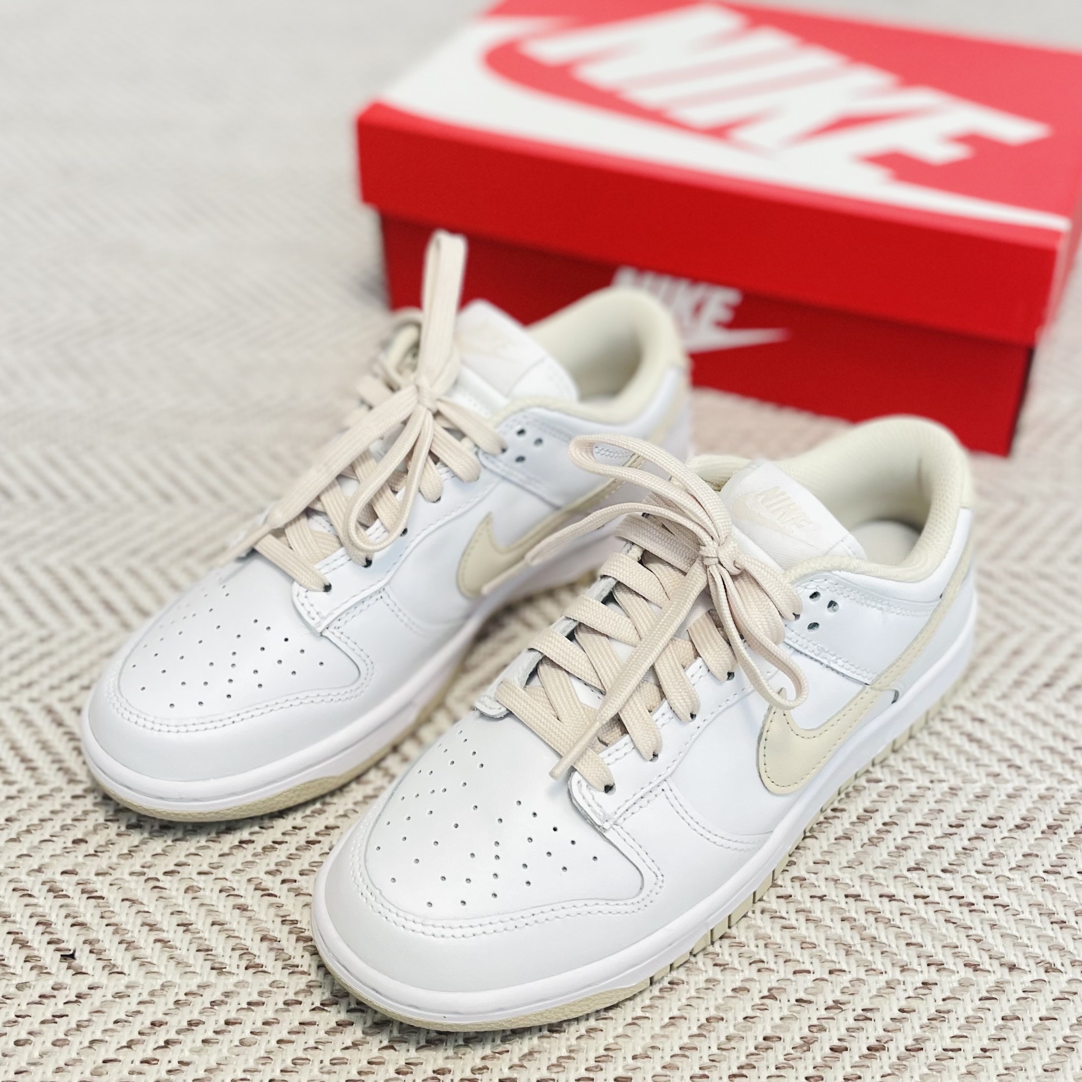 (W) Nike Dunk Low Pearl White 착용 스타일 - 3