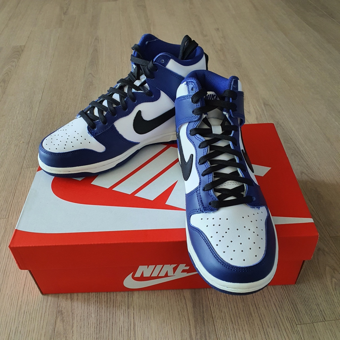 (W) Nike Dunk High Deep Royal Blue 착용 스타일 - 1