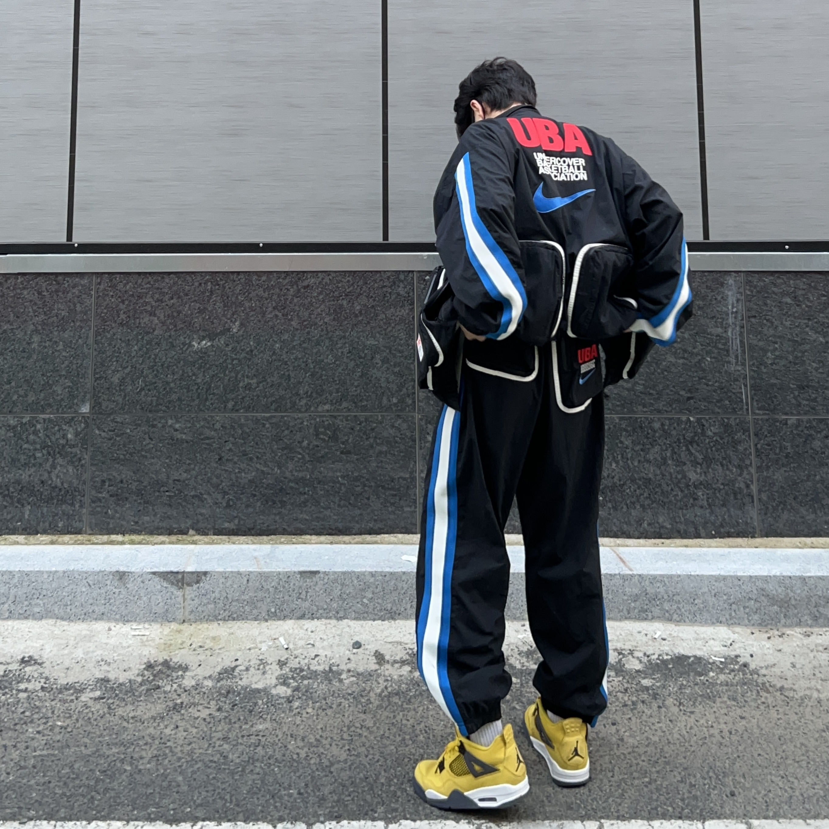 Nike x Undercover NRG Track Suit Black - US/EU, Jordan 4 Retro Tour Yellow 착용 스타일 - 2