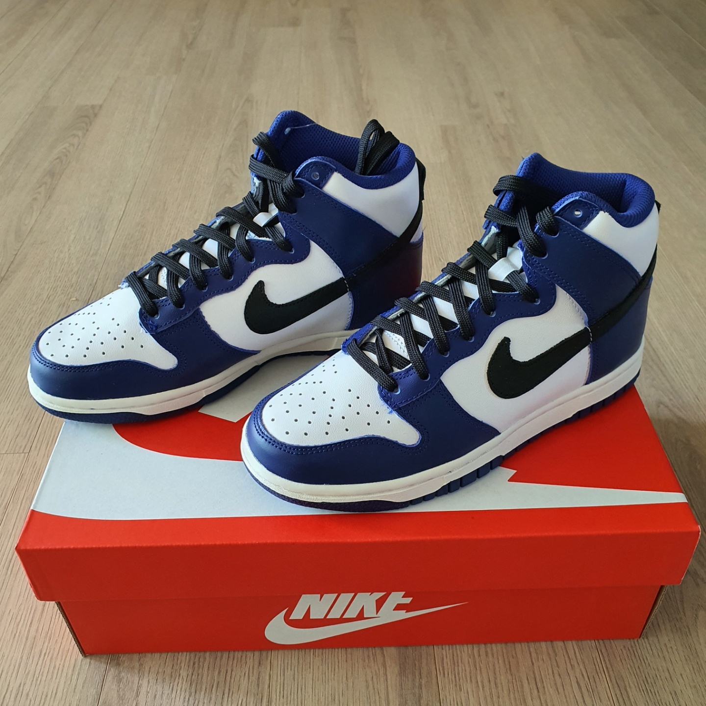 (W) Nike Dunk High Deep Royal Blue 착용 스타일 - 2