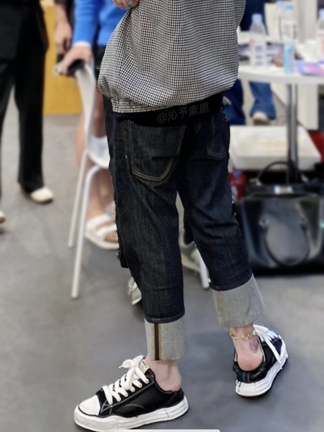 Maison Mihara Yasuhiro Peterson OG Sole Broken Low-top Sneakers Black 착용 스타일 - 2