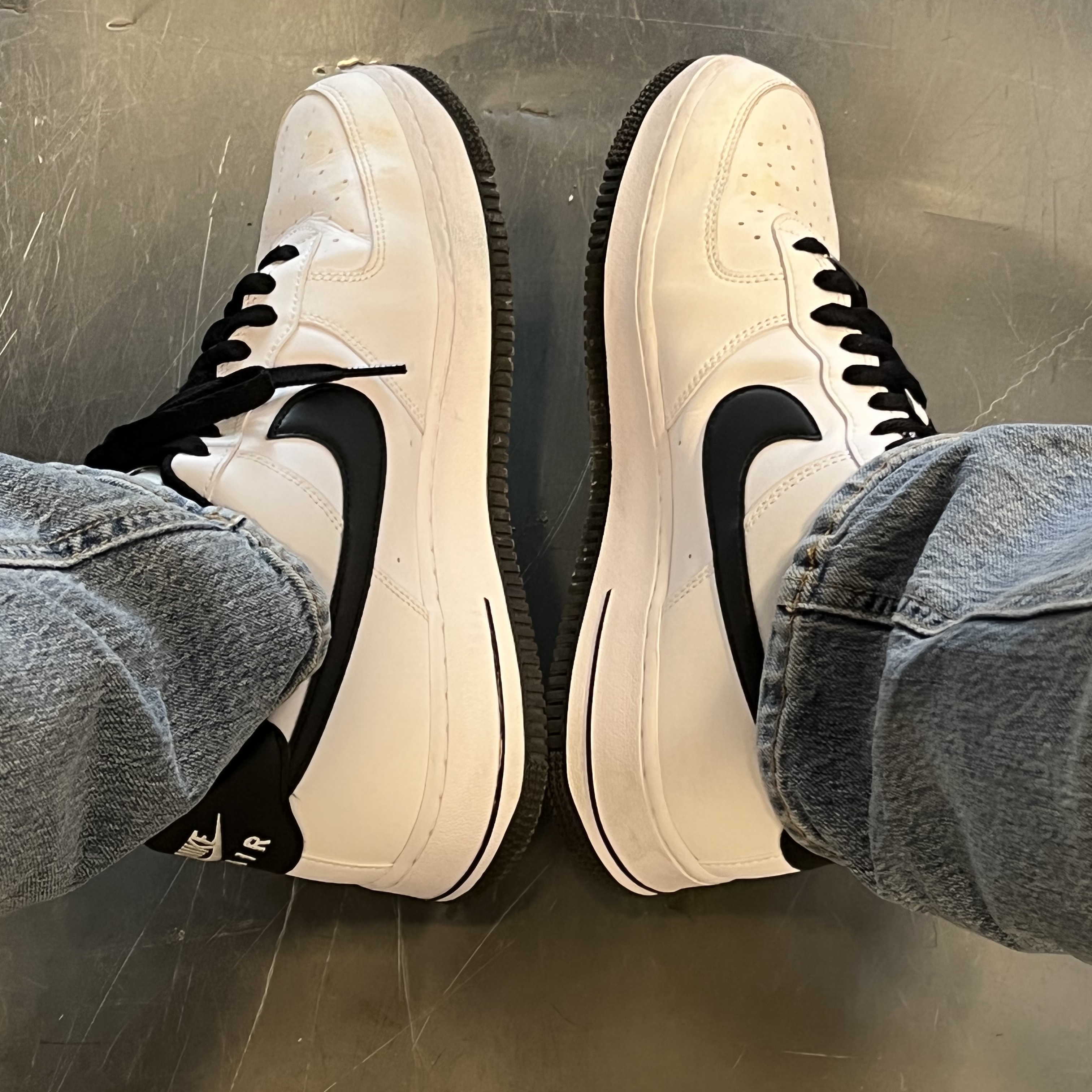 Nike Air Force 1 '07 White Black 착용 스타일