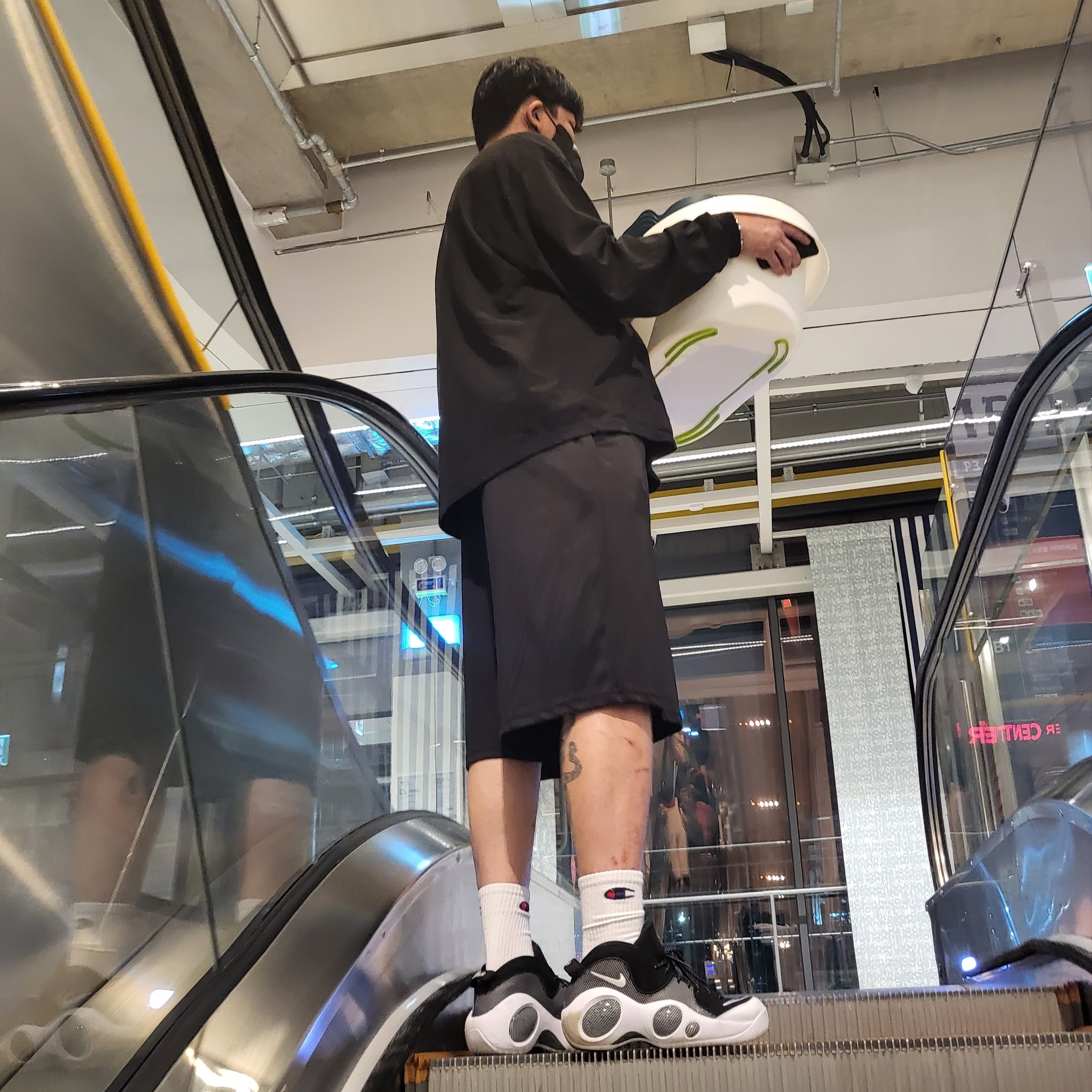 Nike Air Zoom Flight 95 Black Metallic 2022 착용 스타일