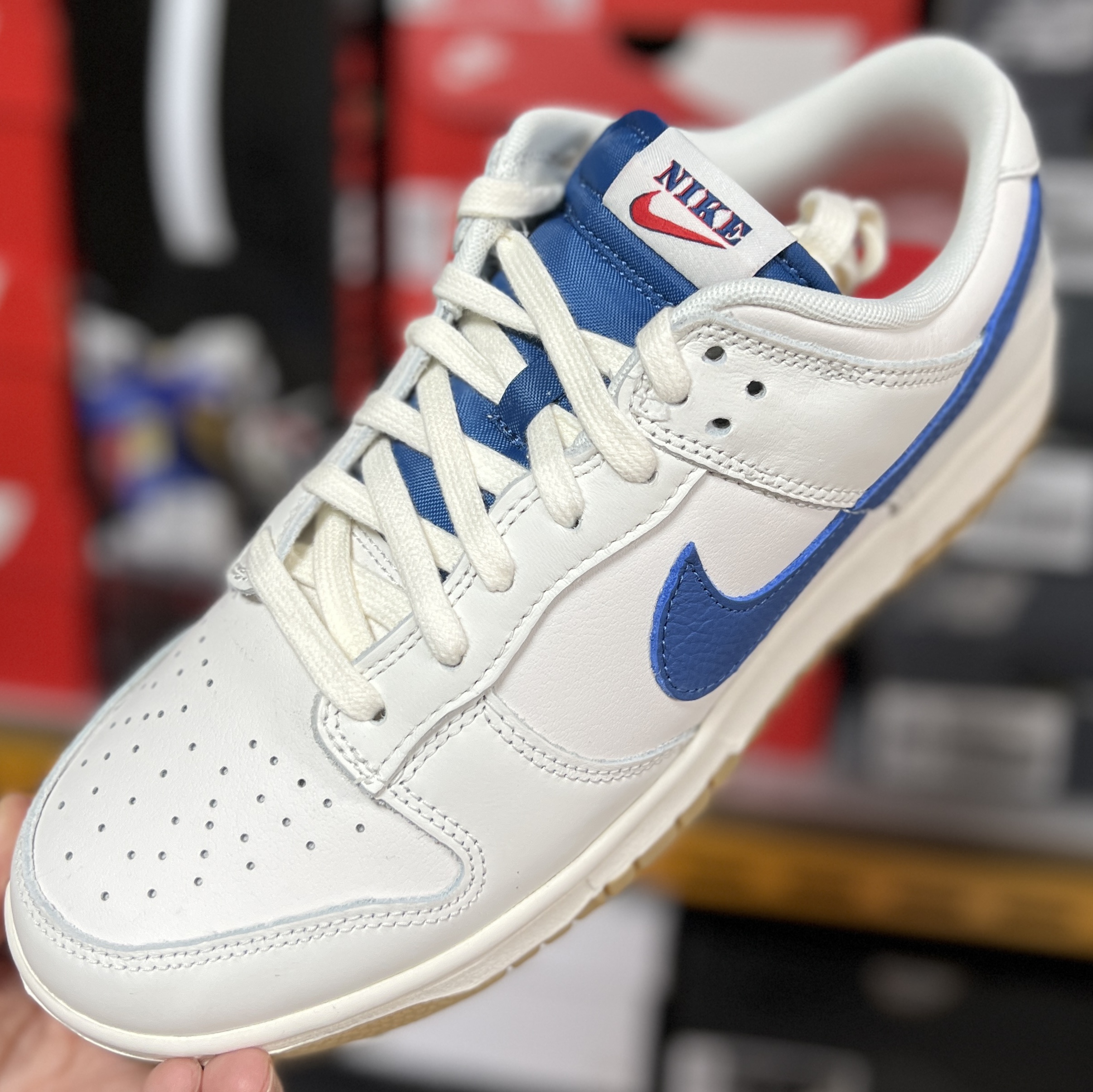 Nike Dunk Low SE Sail Dark Marina Blue 착용 스타일 - 1
