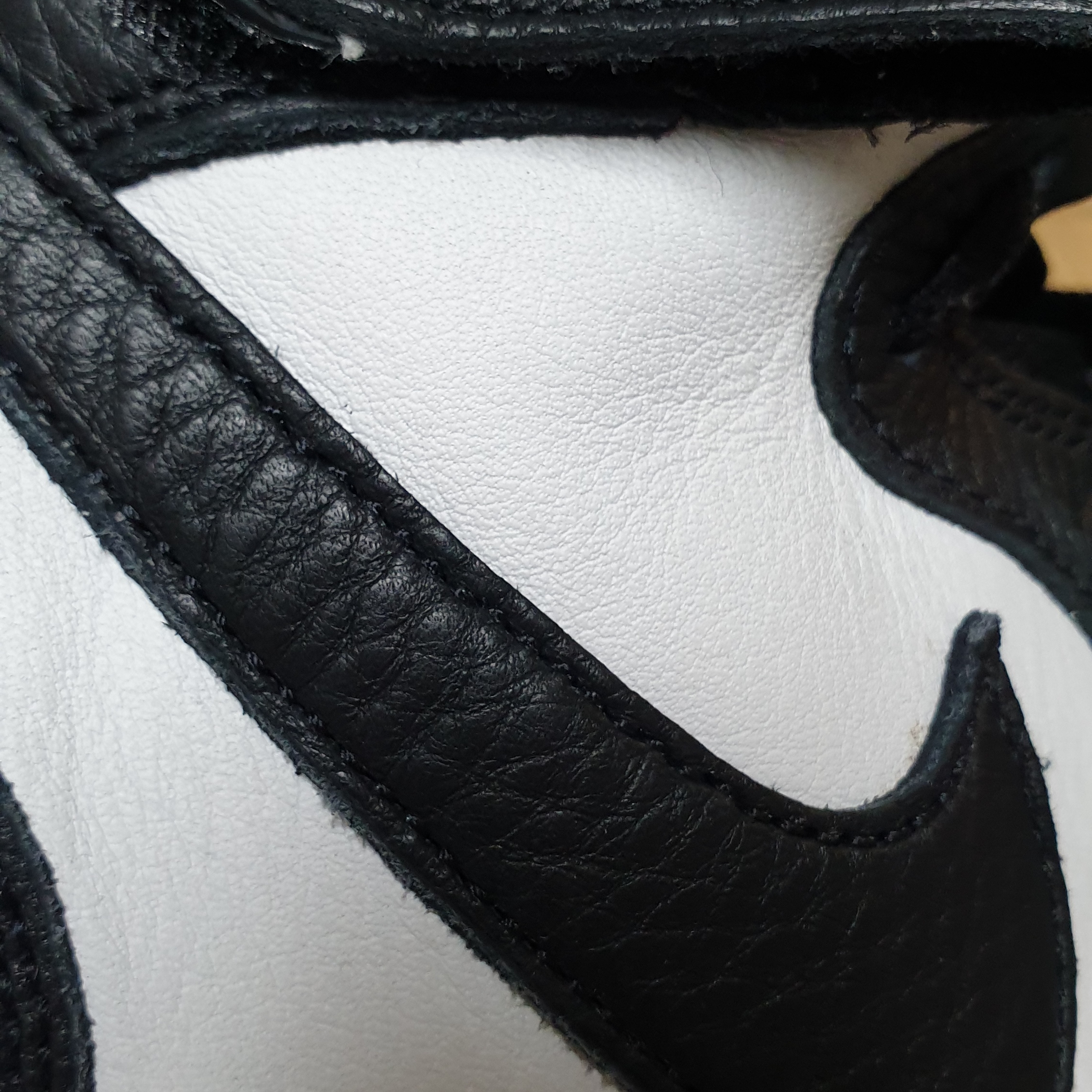 Nike x Stussy Air Force 1 '07 Mid SP Black and Light Bone 착용 스타일