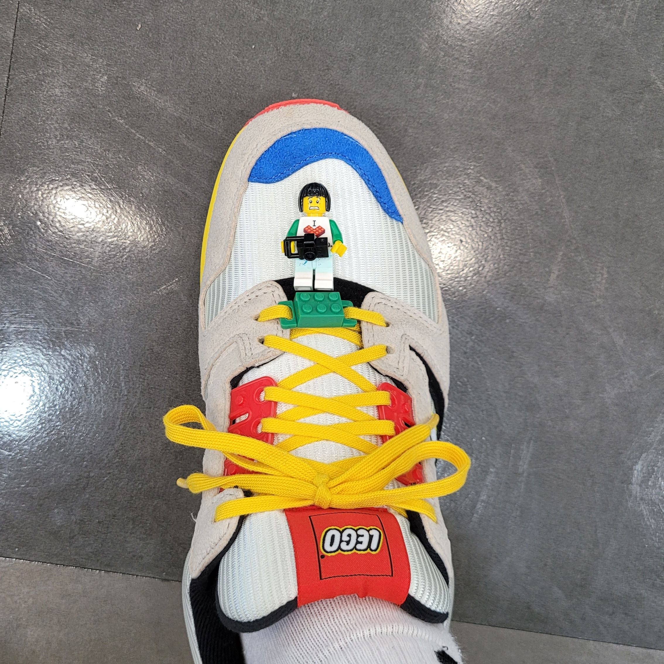 Adidas x Lego ZX 8000 착용 스타일