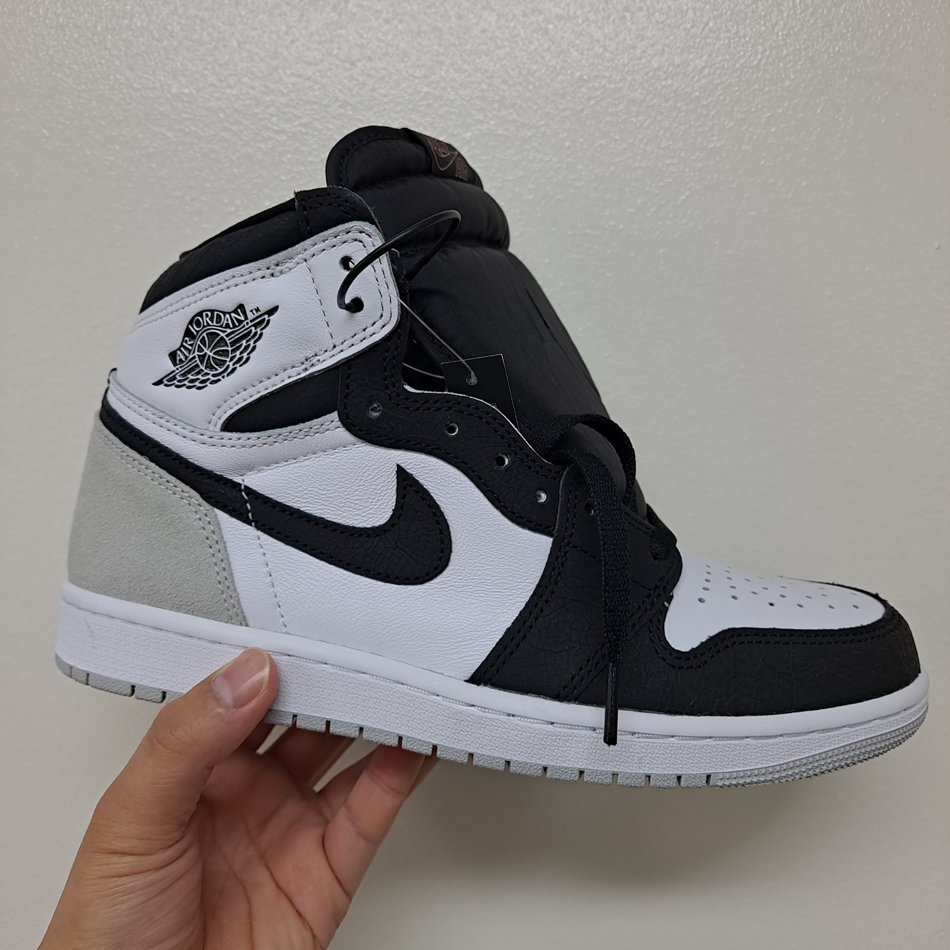 Jordan 1 Retro High OG Bleached Coral 착용 스타일