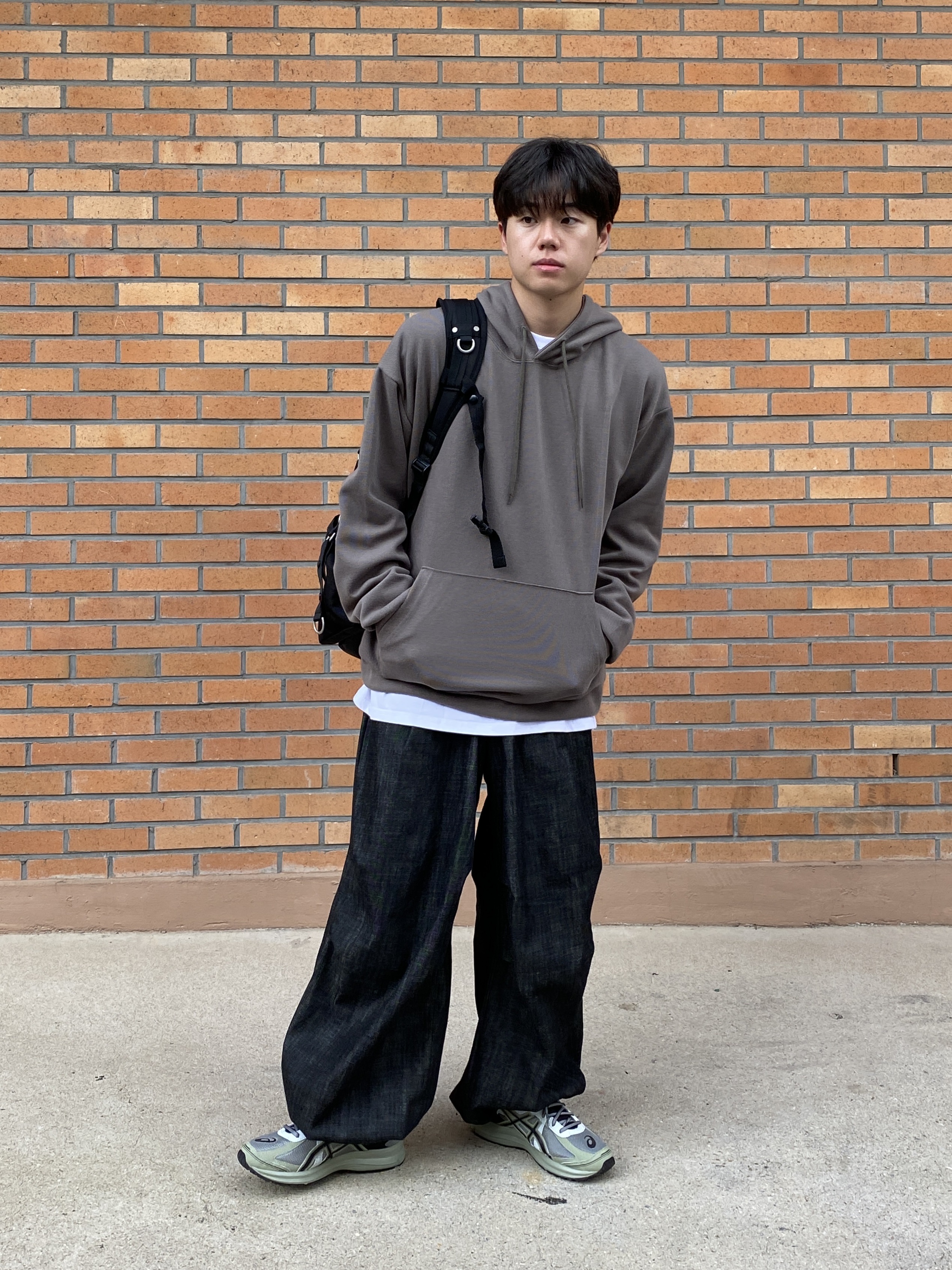 Asics Jog 100 S Sheet Rock - 2E Wide 착용 스타일