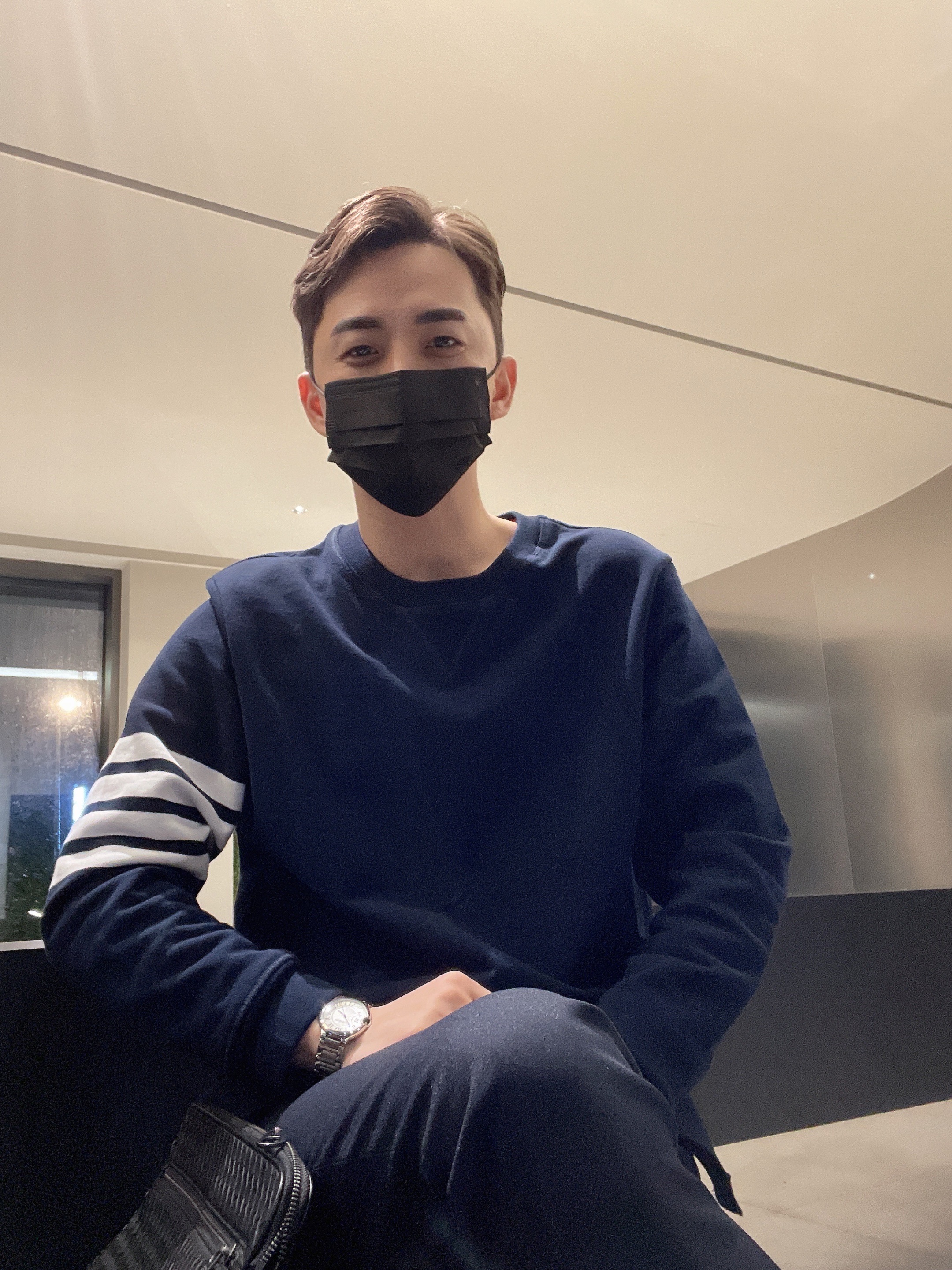 Thom Browne Engineered 4-Bar Sweatshirt Navy, Cartier Ballon Bleu Watch 40 Automatic Steel Bracelet Steel 착용 스타일 - 2